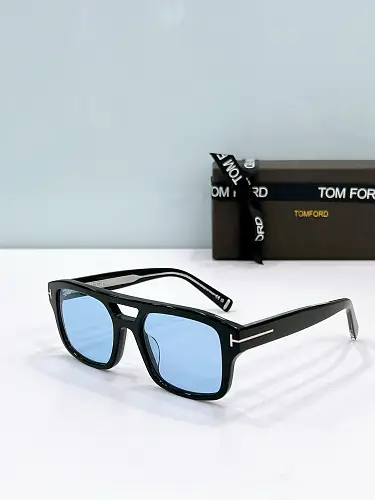 TOM FORD