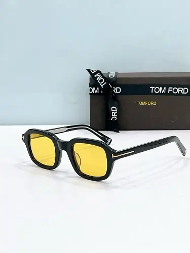 TOM FORD