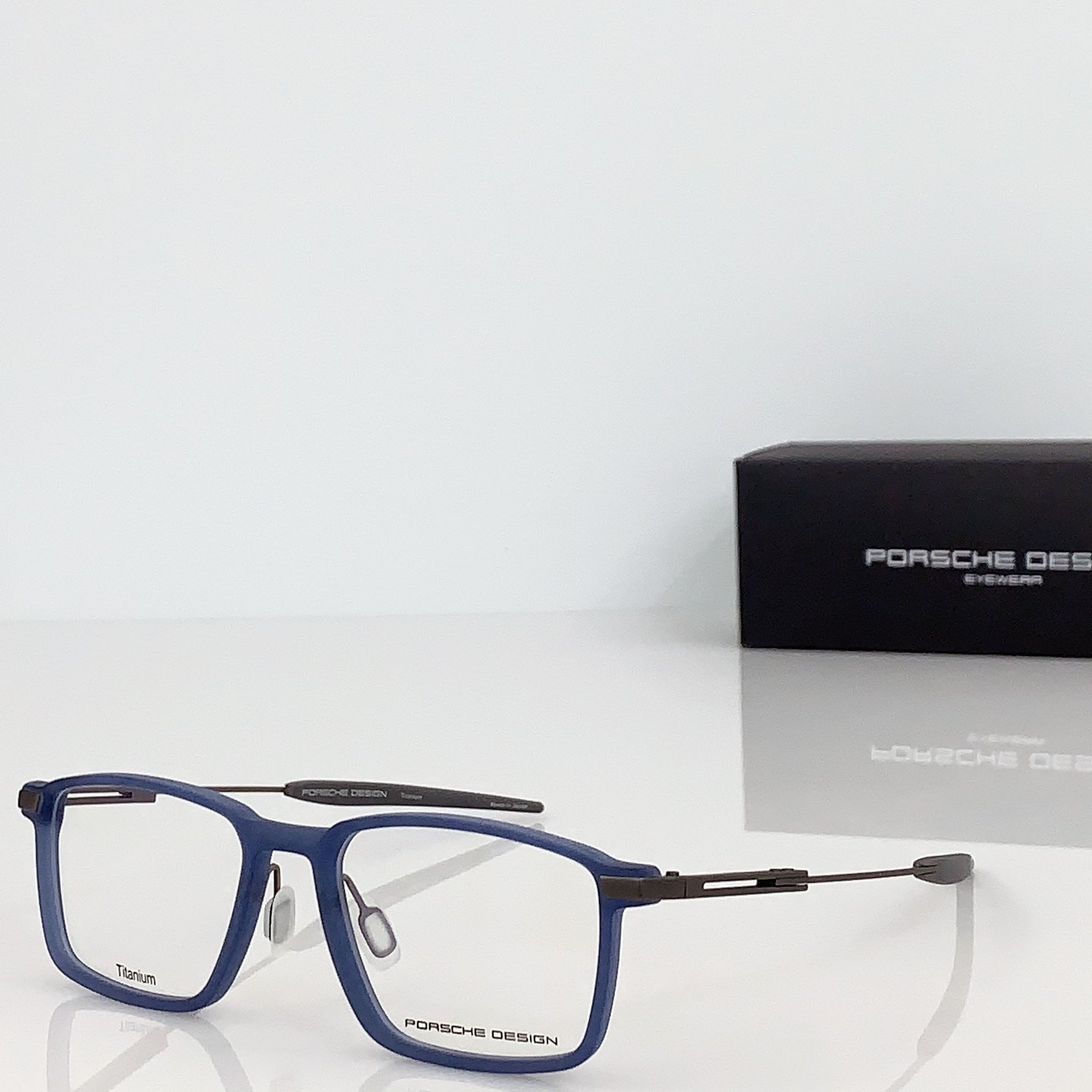 PORSCHE DESIG* MODEL：P'81006 SIZE：53口19-145