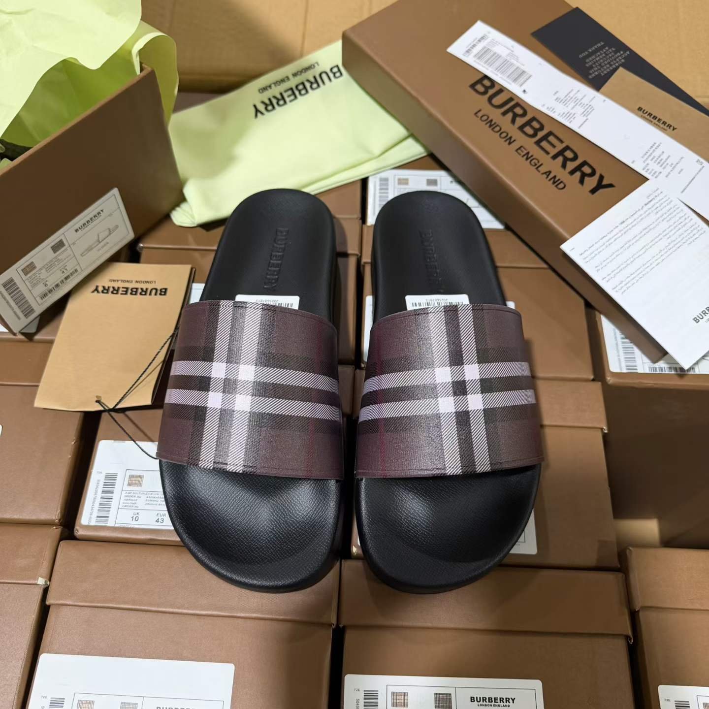 BURBERRY SLIP-ONS HIGHEND
