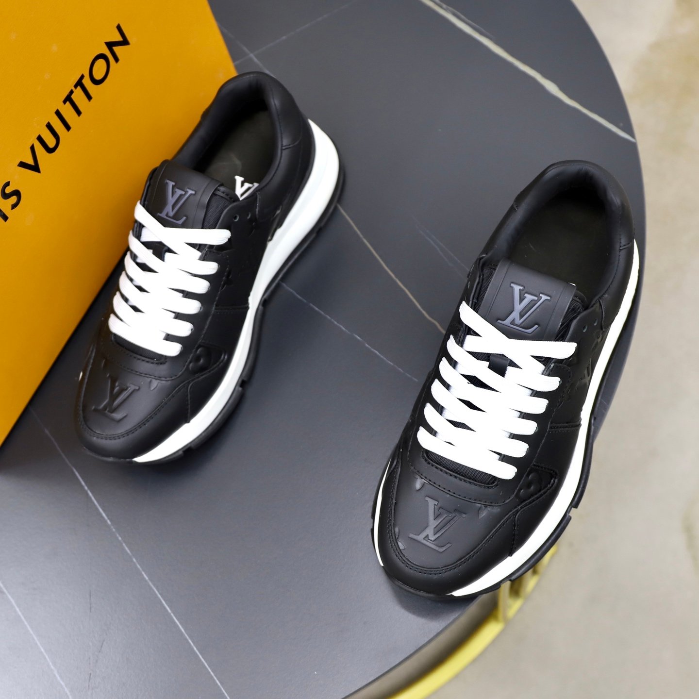 LV EXCLUSIVE