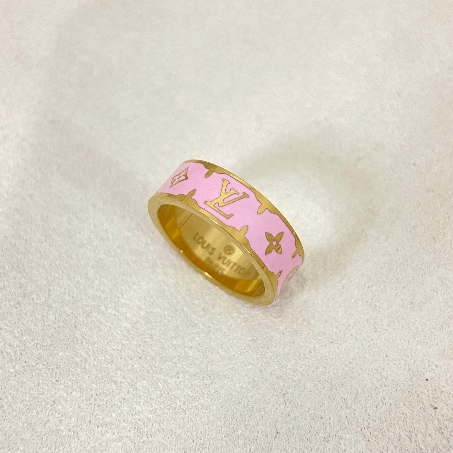 LV RING