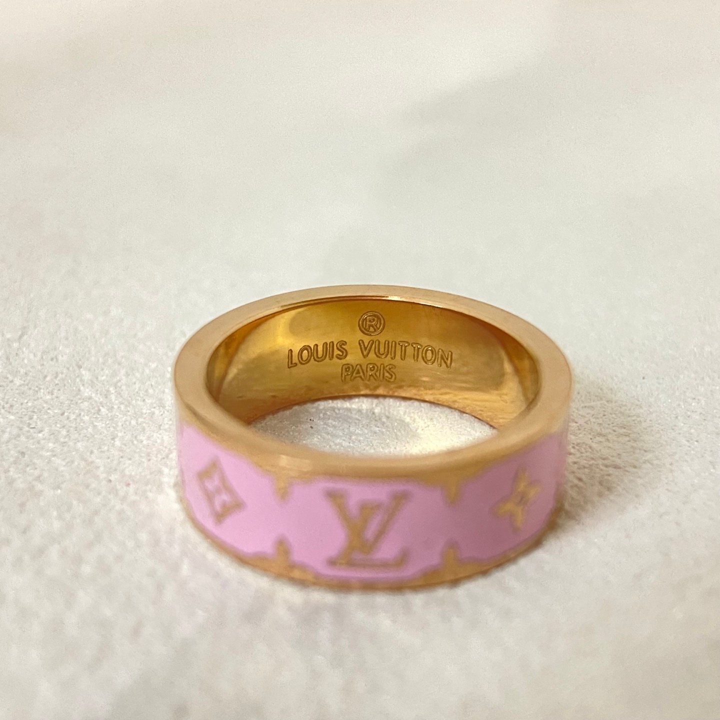 LV RING
