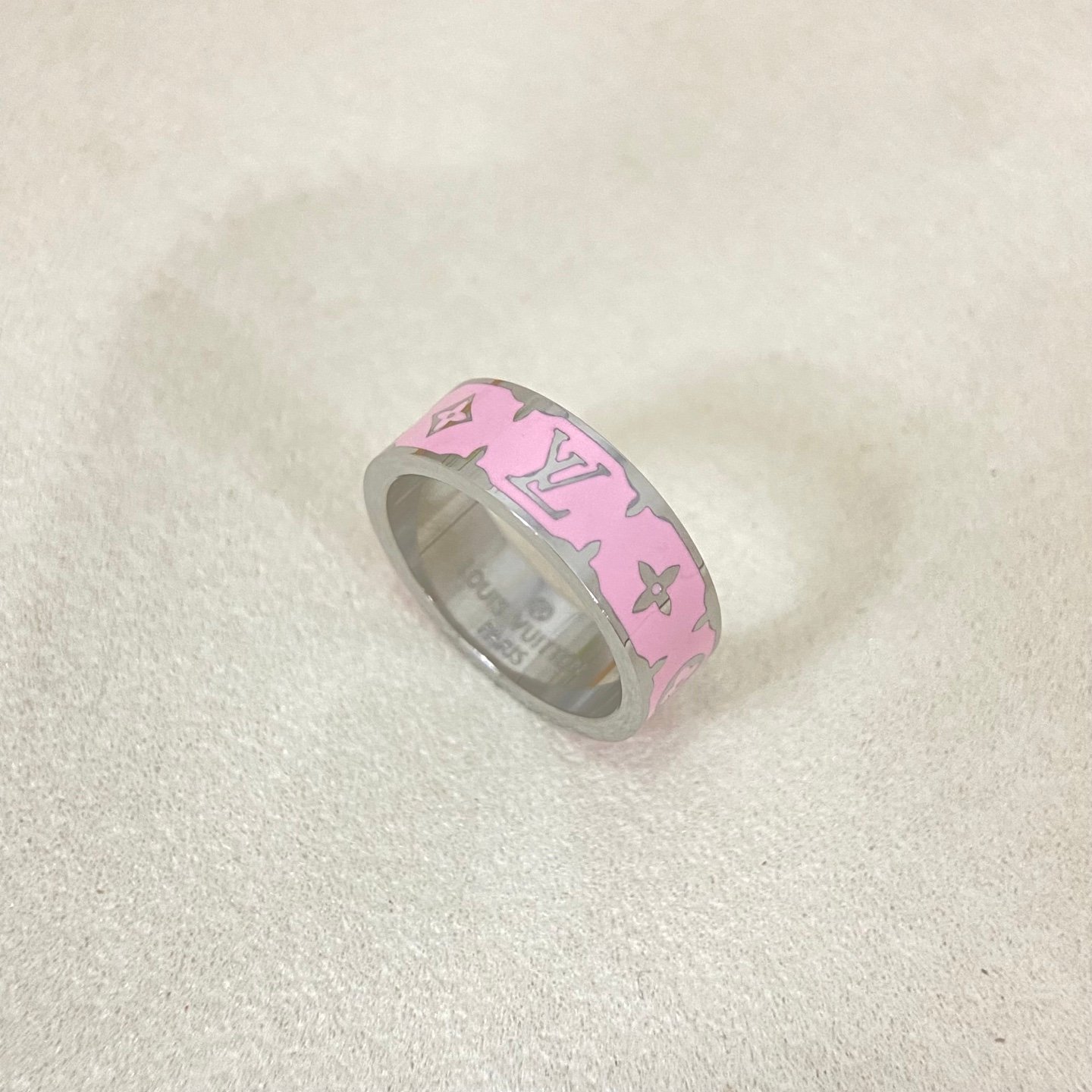 LV RING