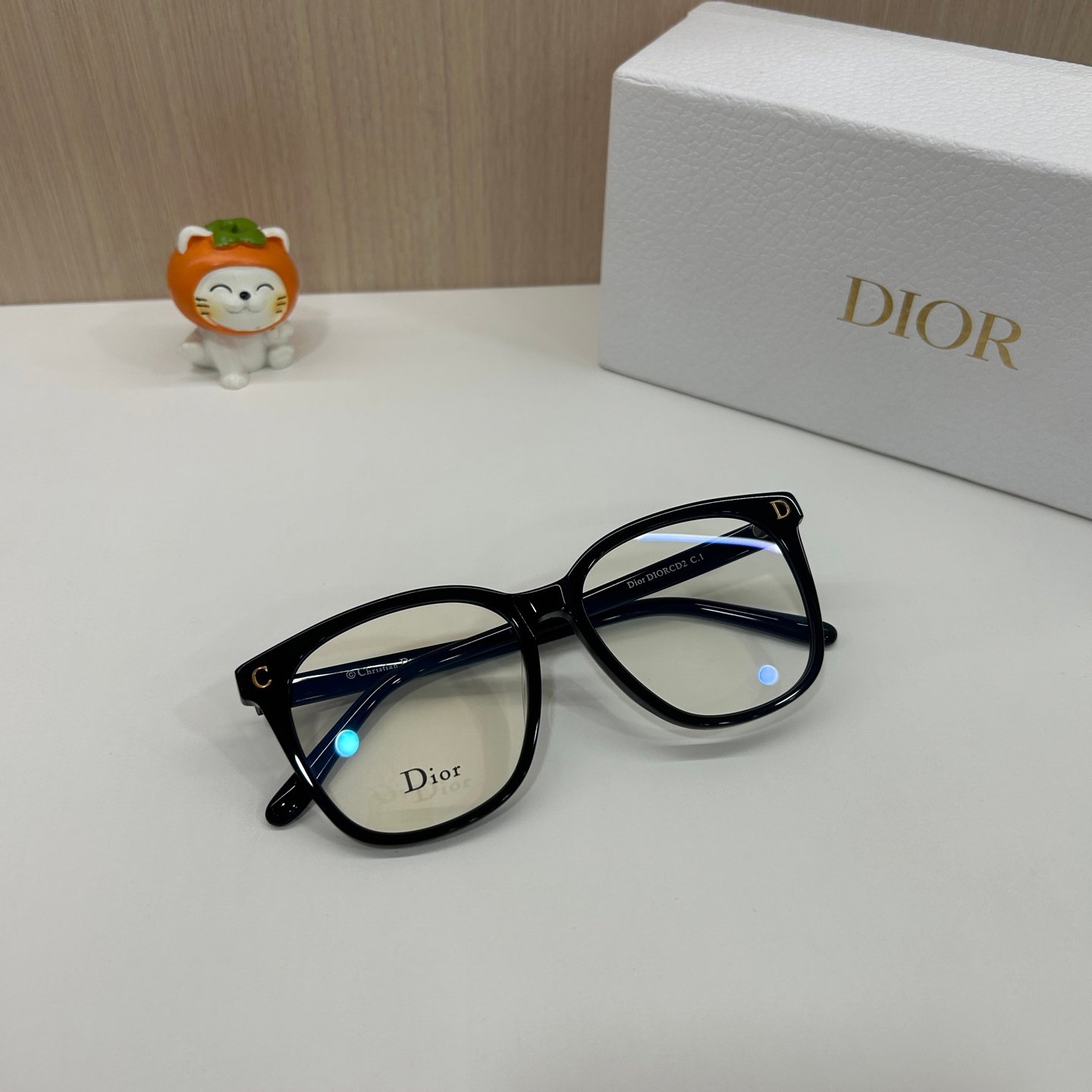 DIOR