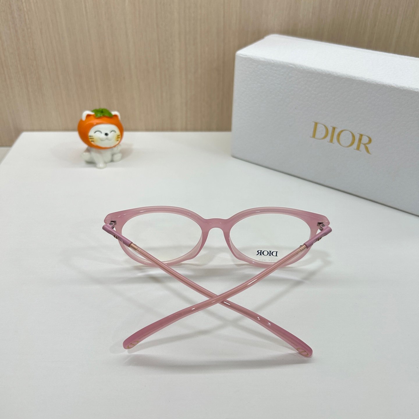 DIOR