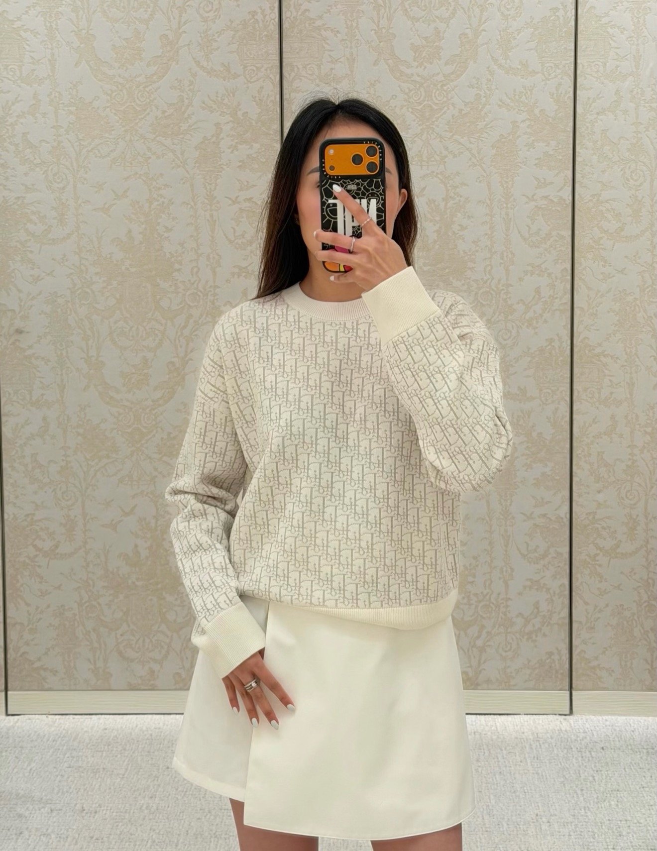 DIOR