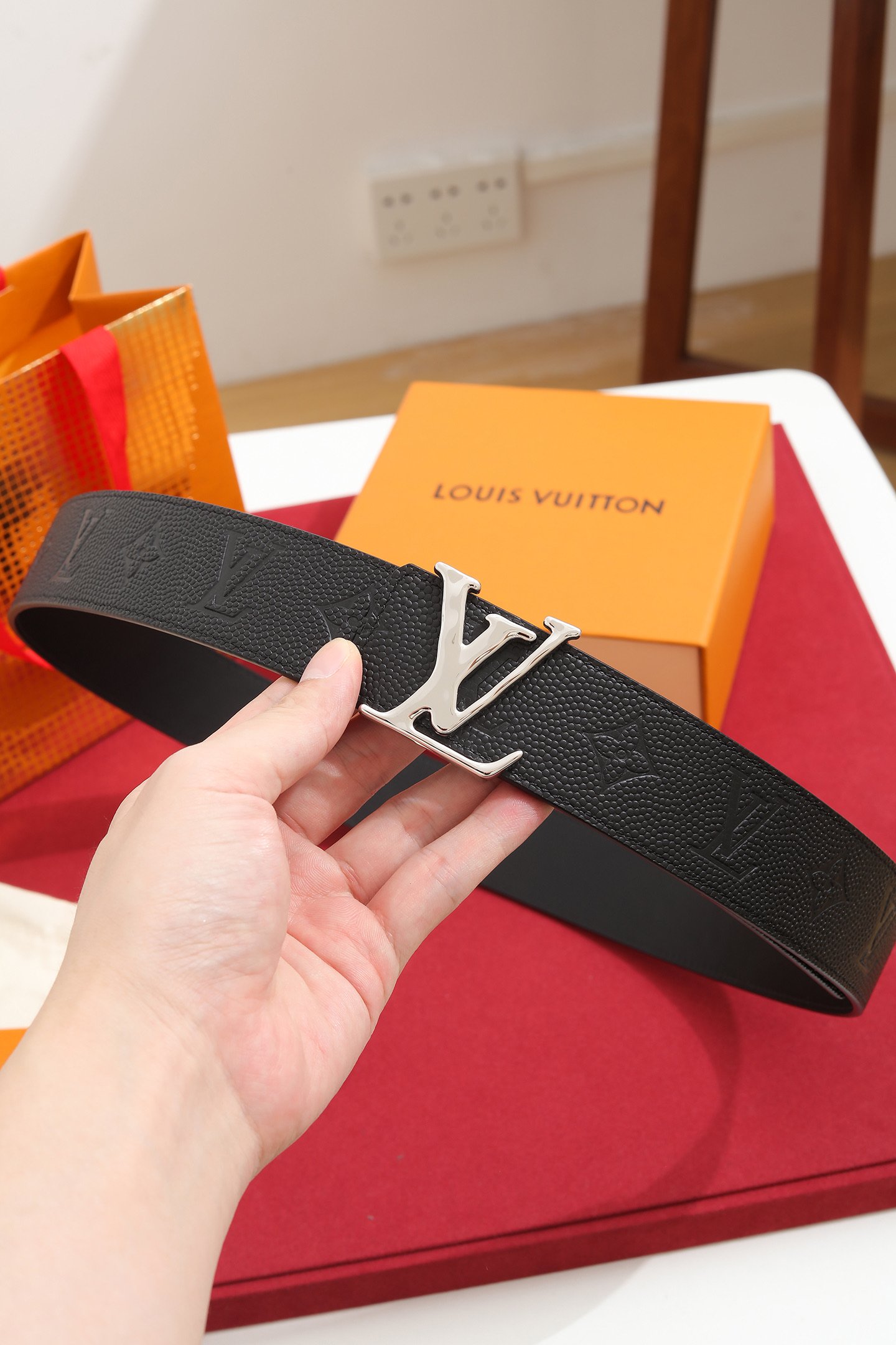LV