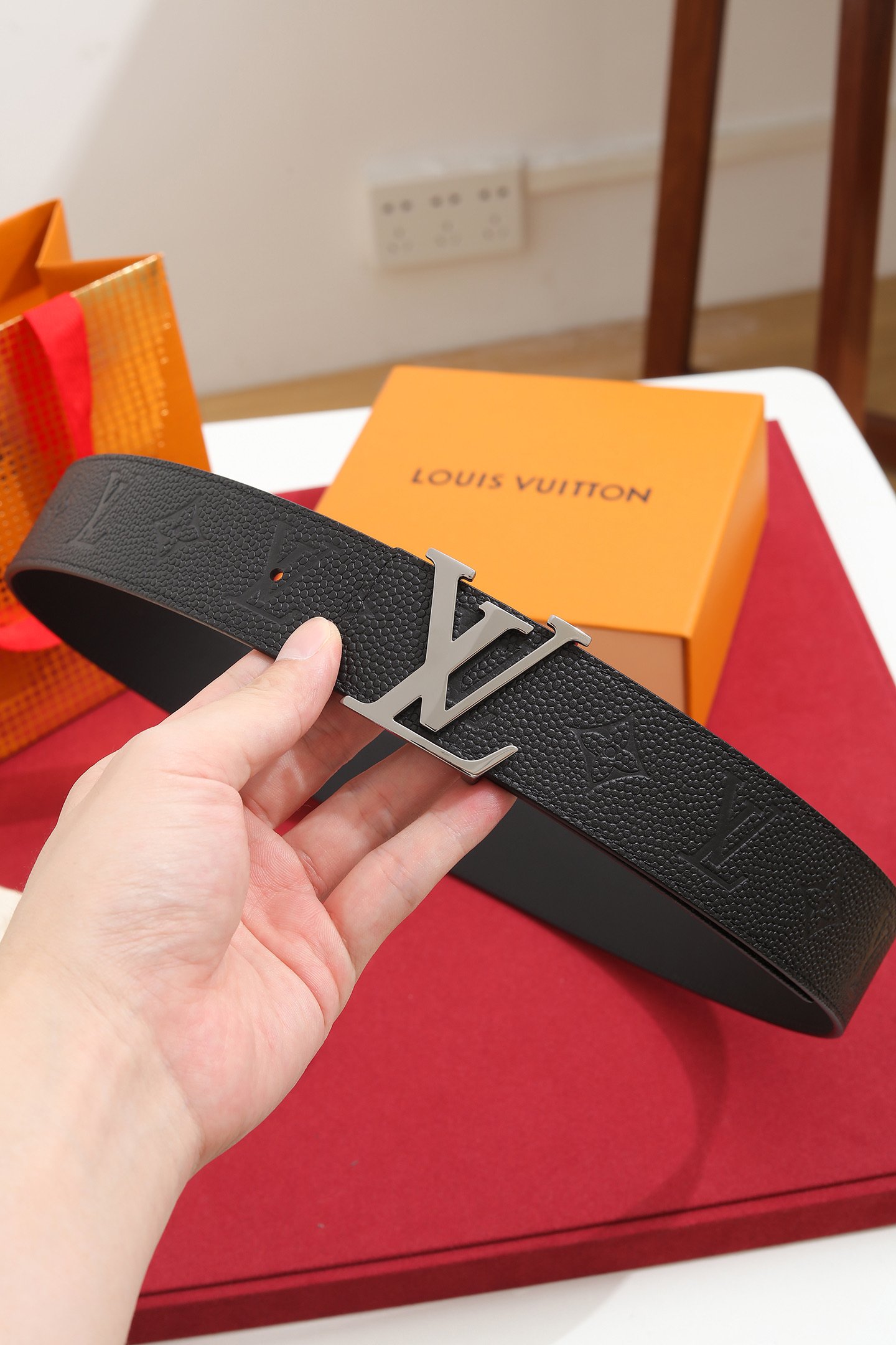 LV
