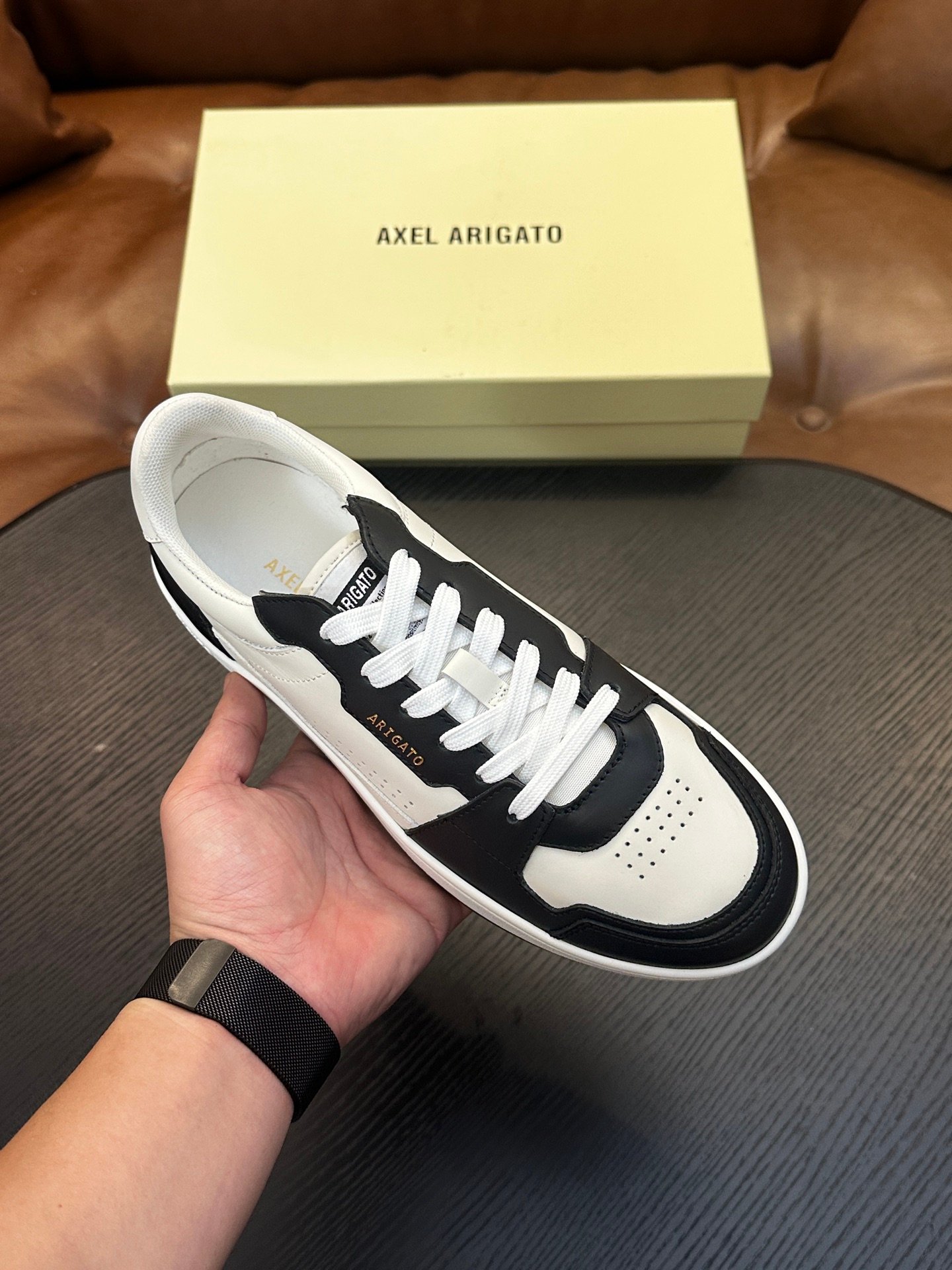 AXEL ARIGATO