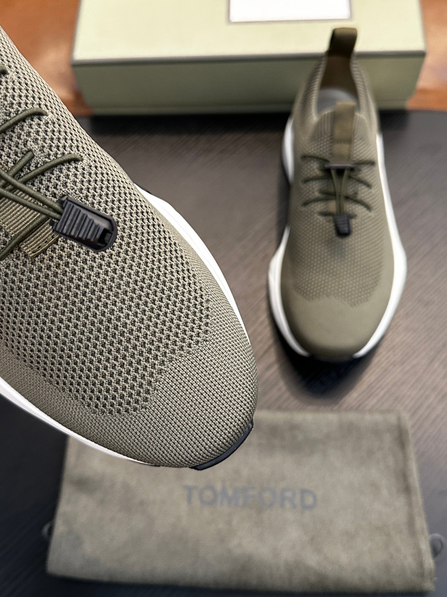 TOM FORD
