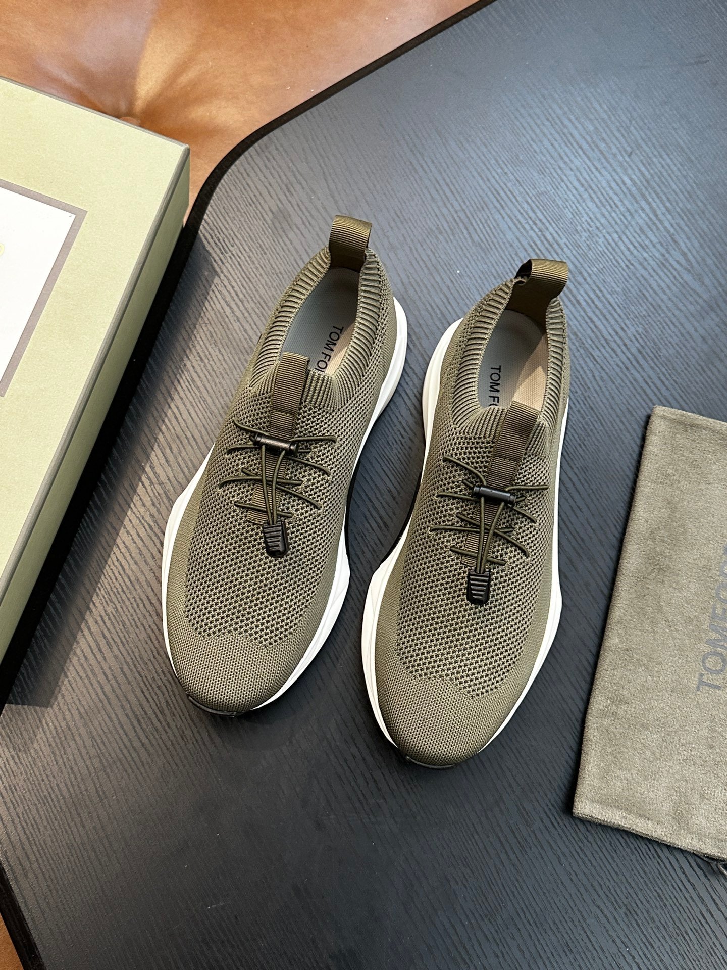 TOM FORD