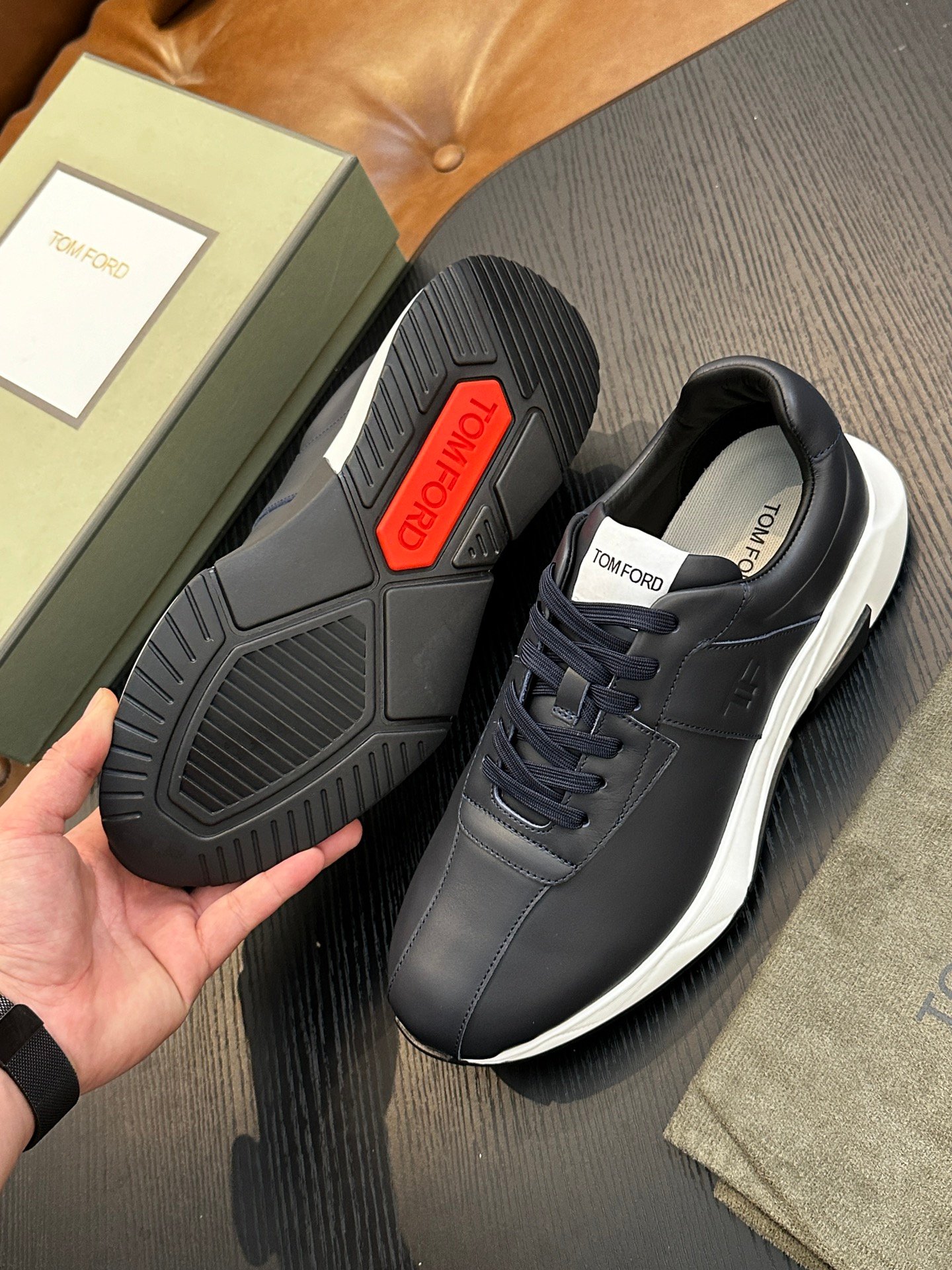 TOM FORD