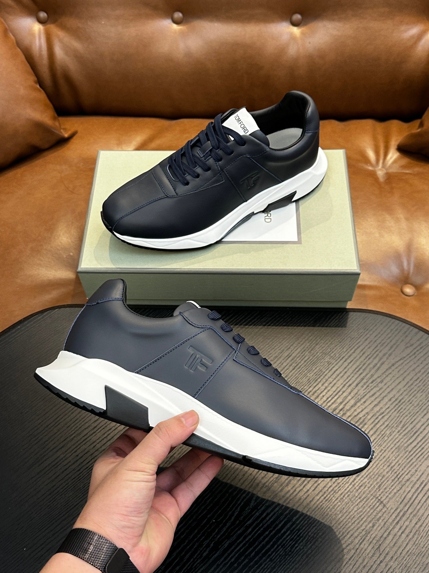TOM FORD