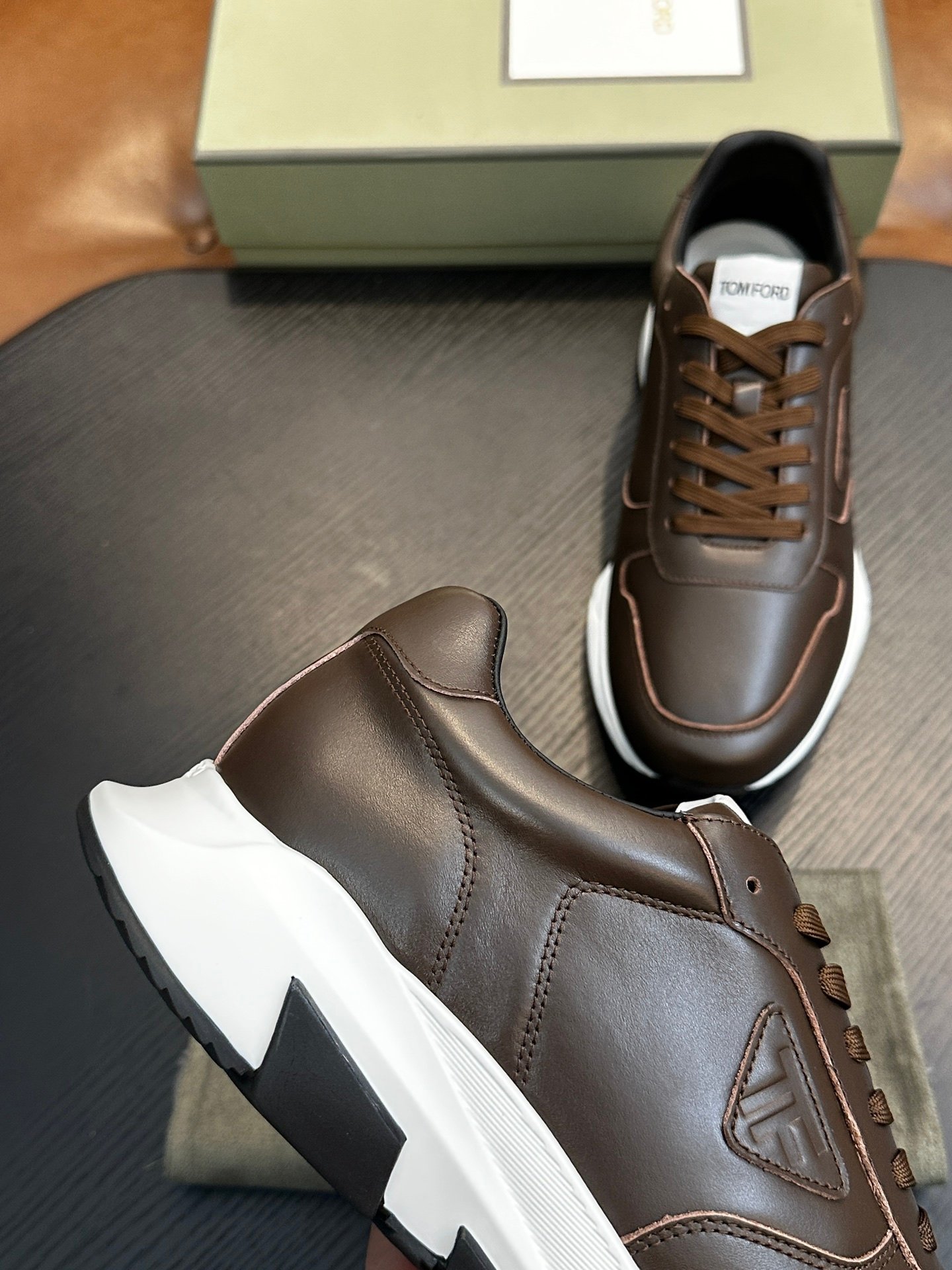 TOM FORD