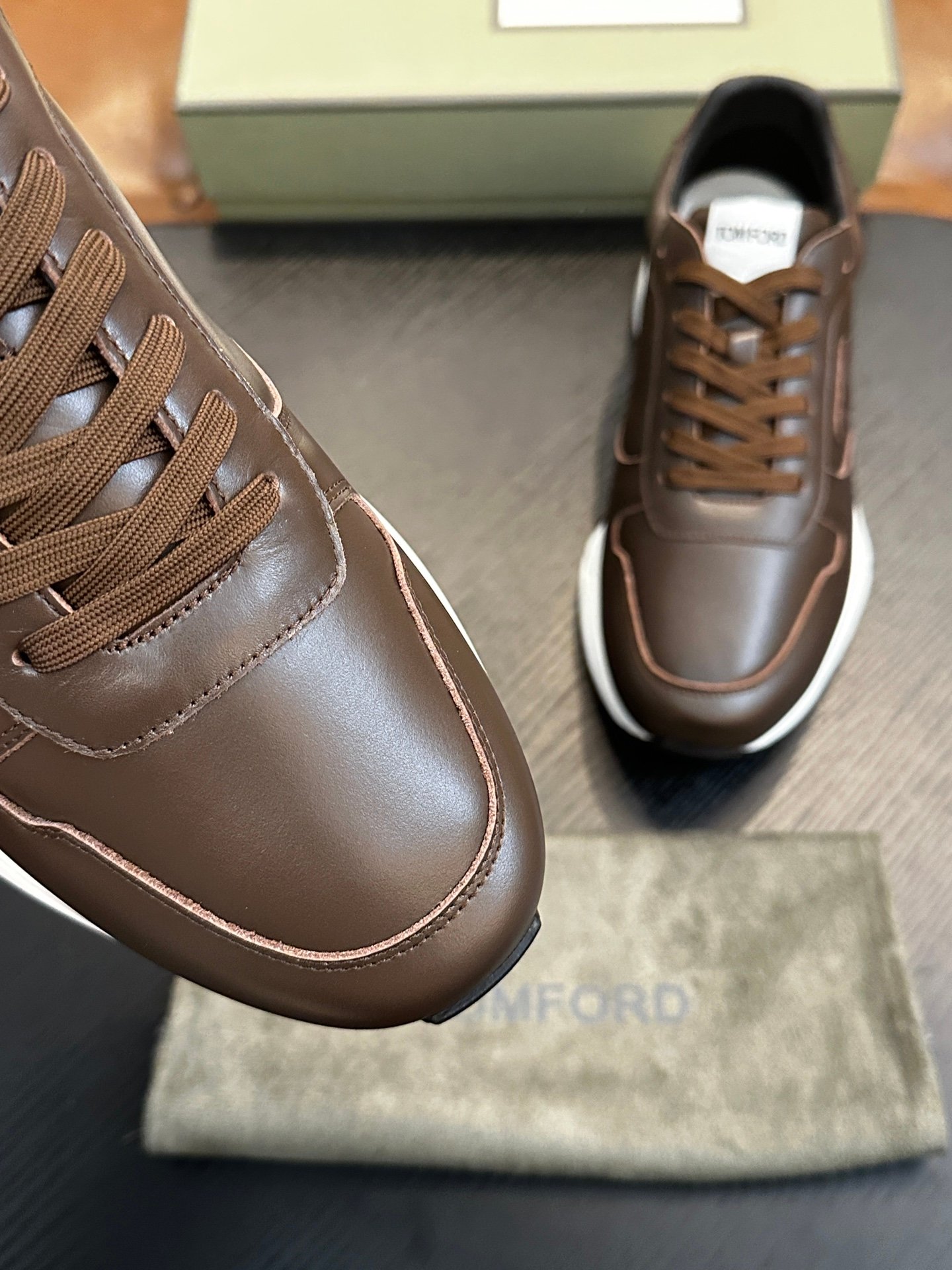 TOM FORD