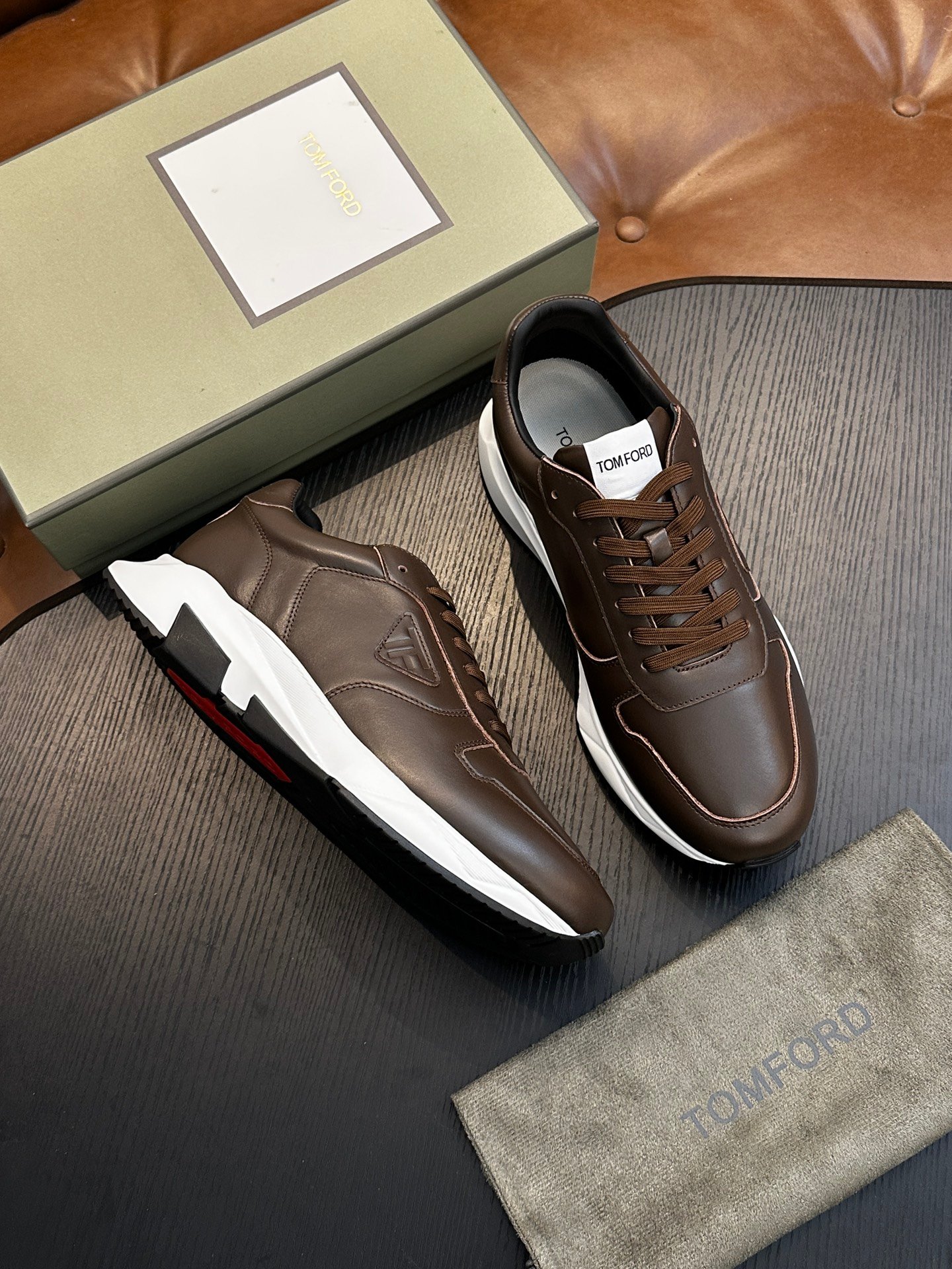 TOM FORD