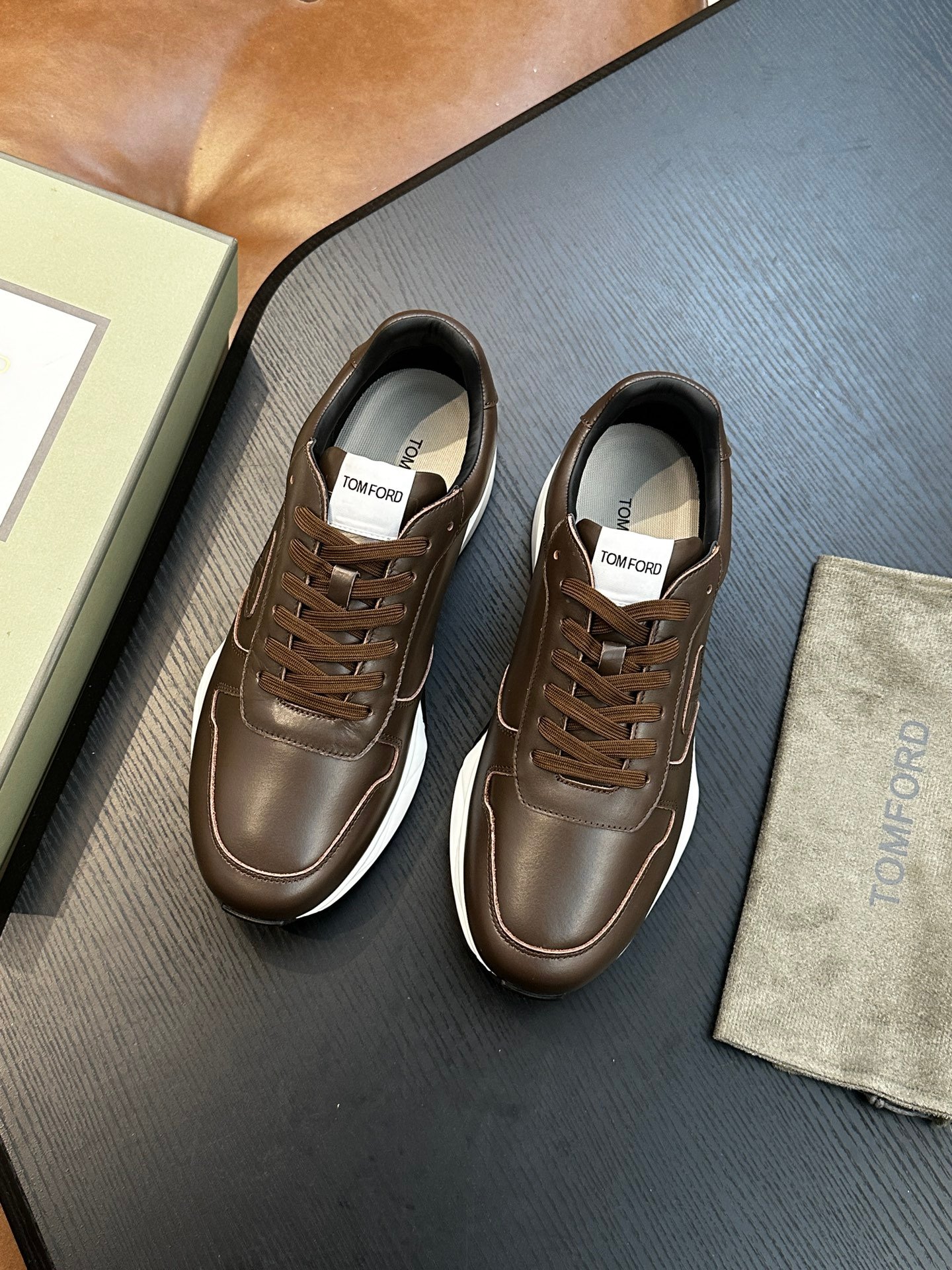 TOM FORD