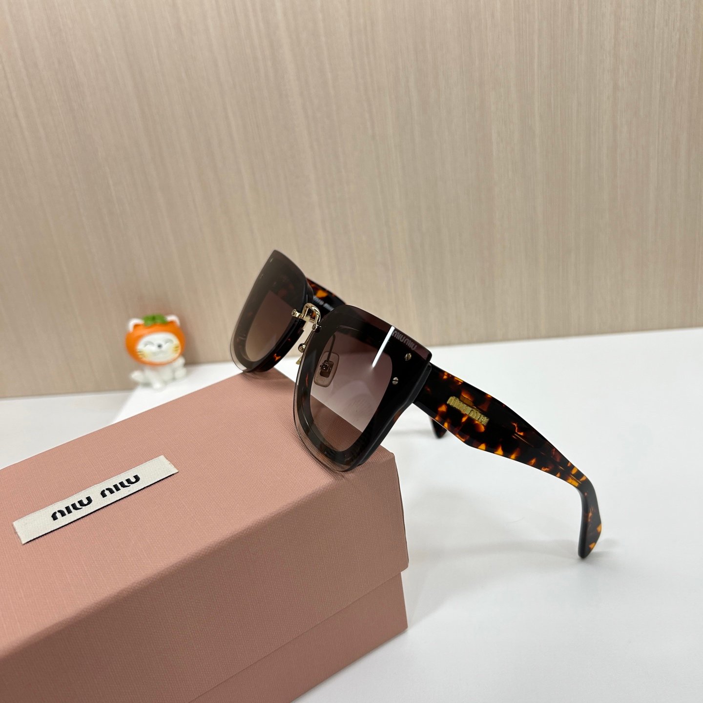 MIUMIU
