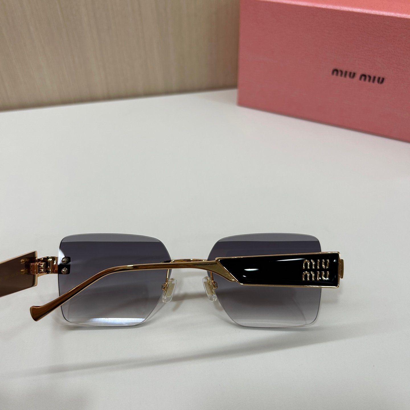 MIUMIU