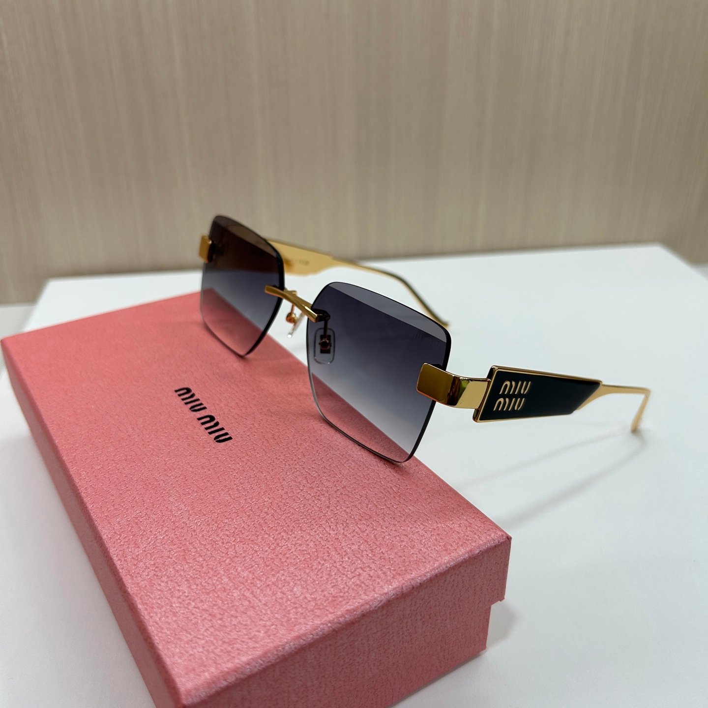 MIUMIU