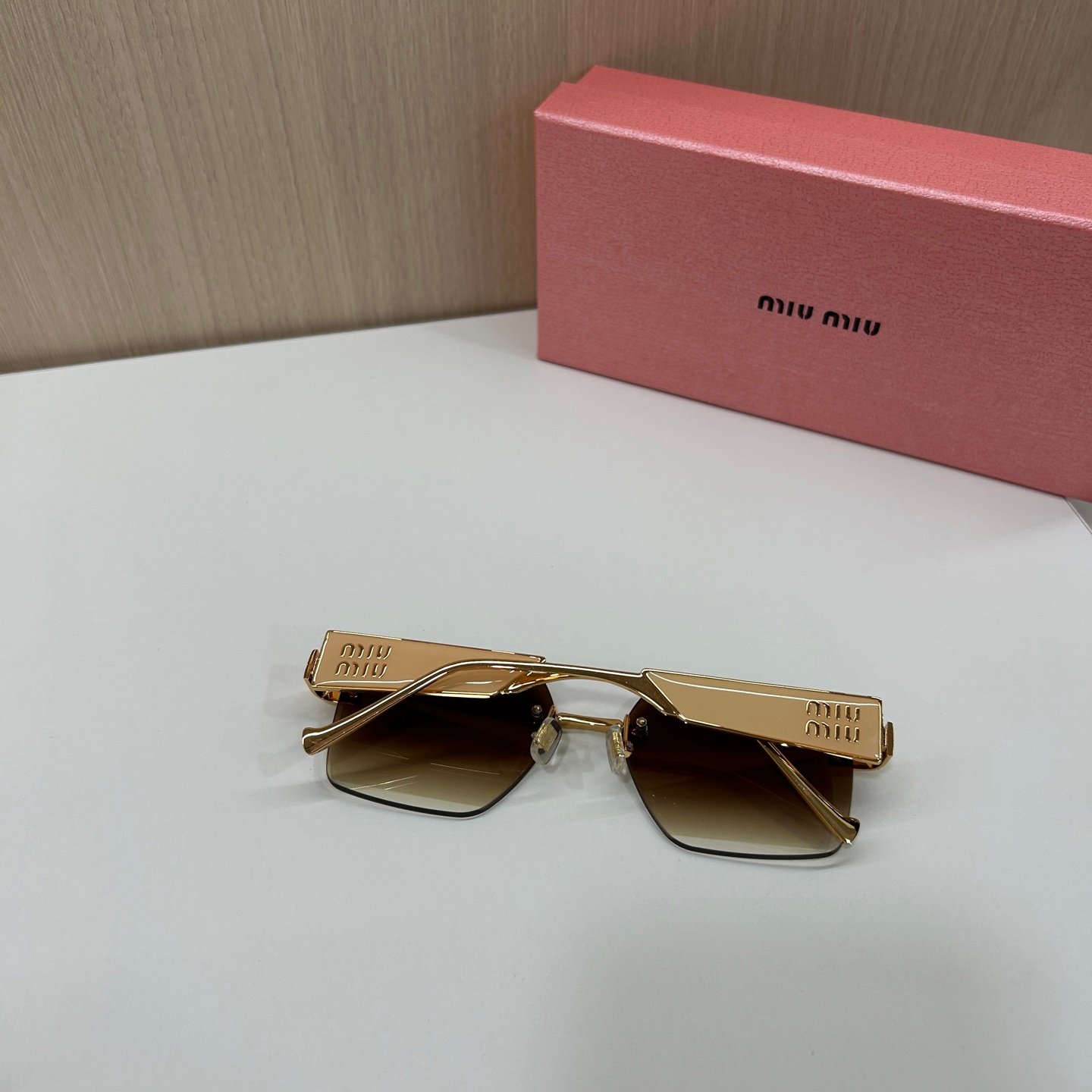 MIUMIU