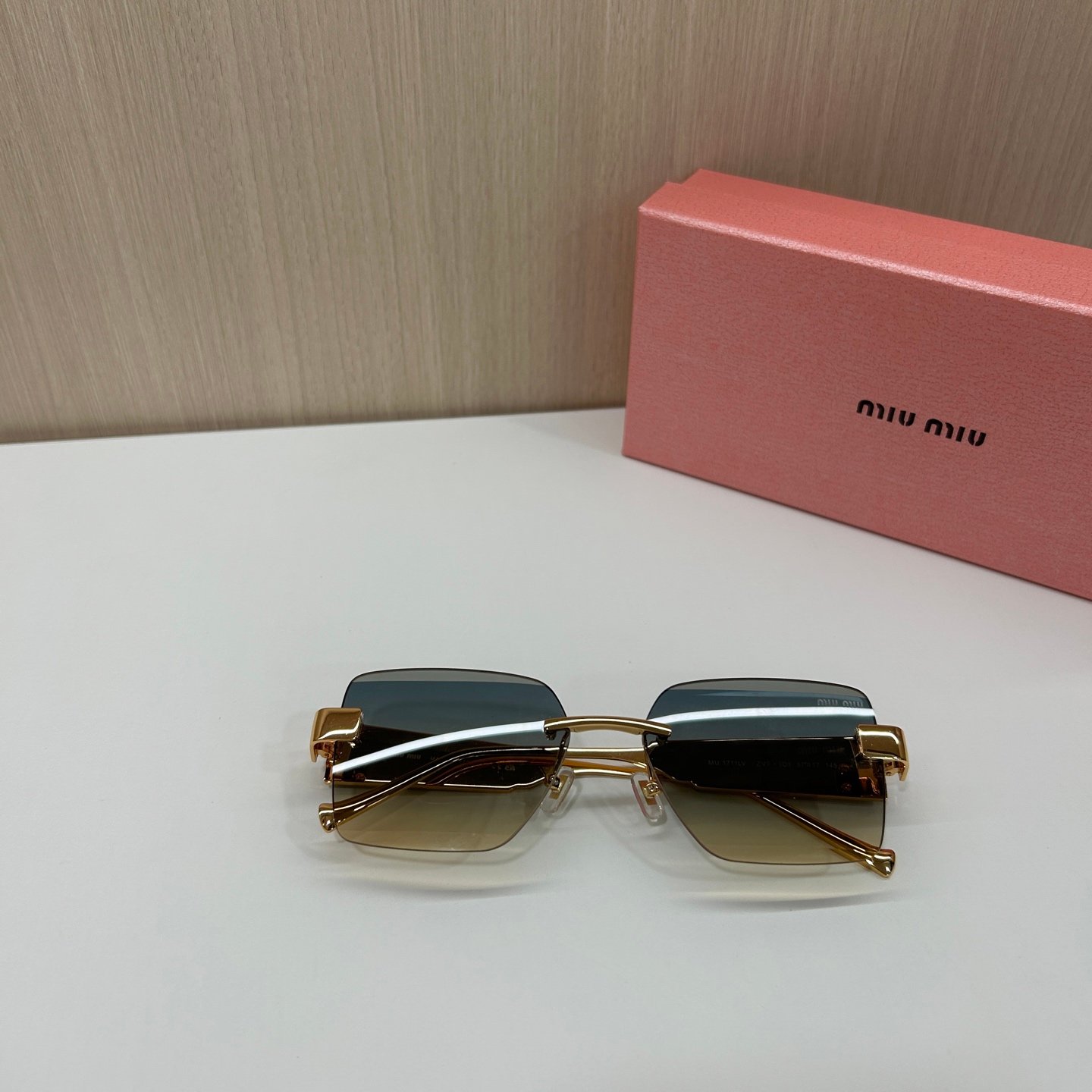 MIUMIU