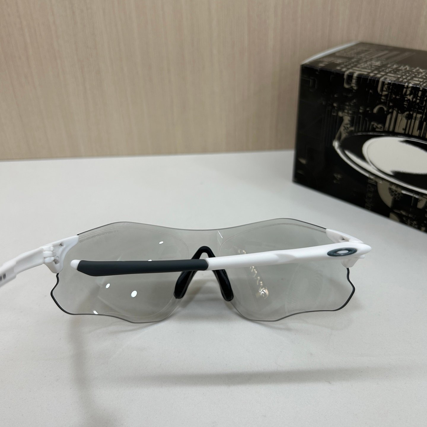 OAKLEY