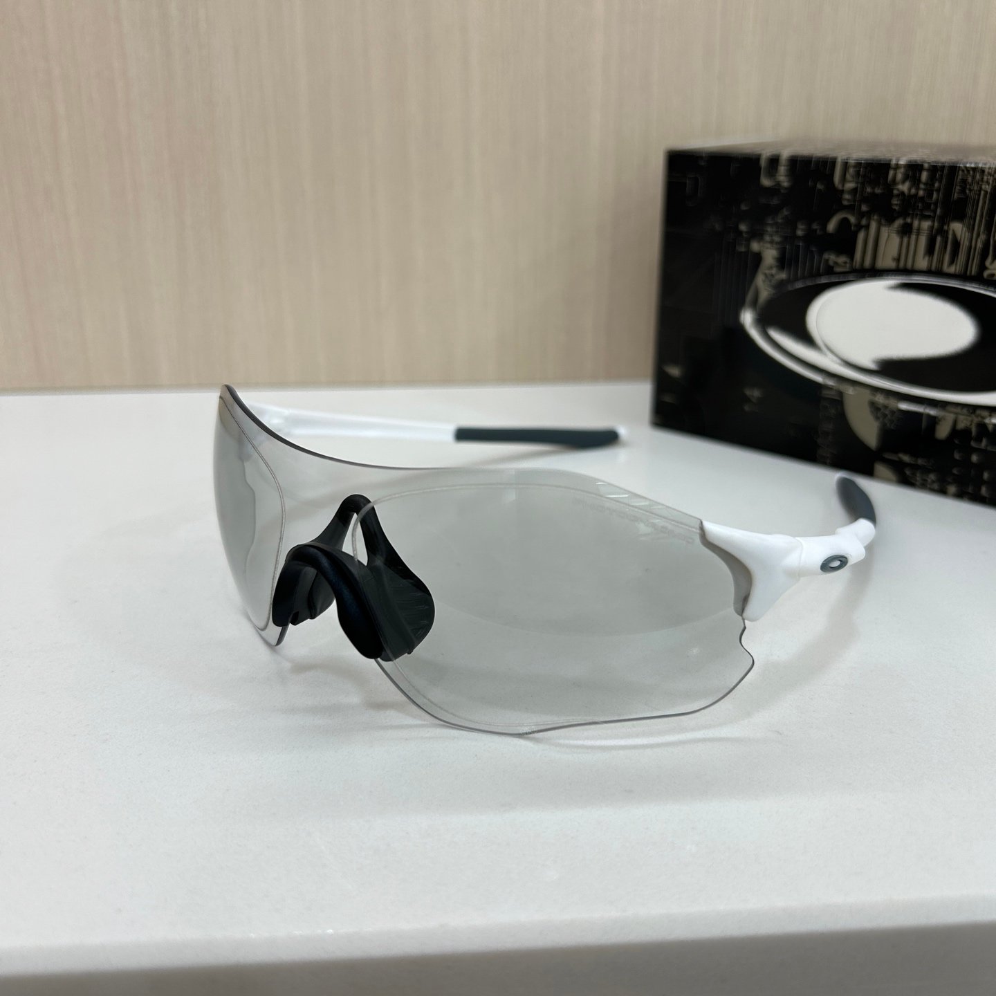 OAKLEY