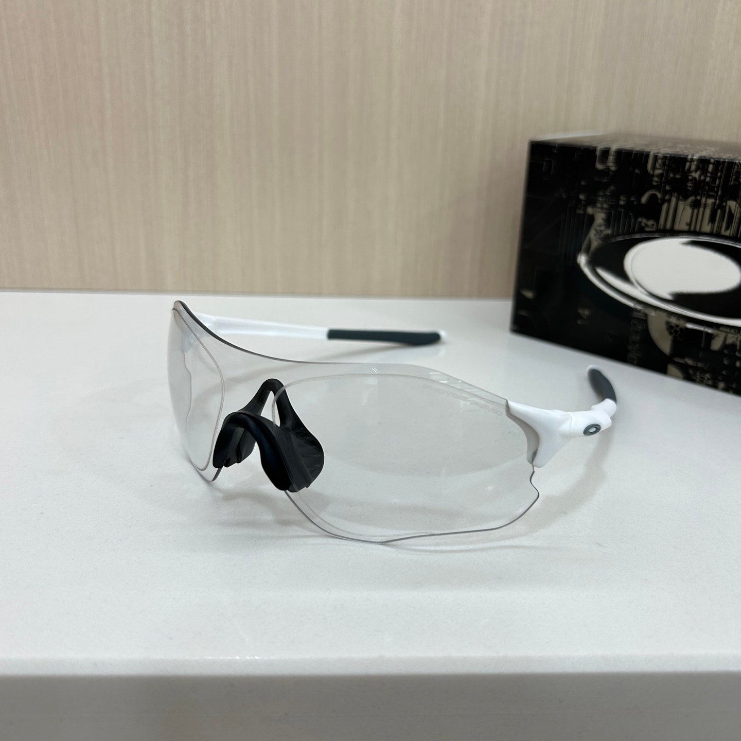 OAKLEY
