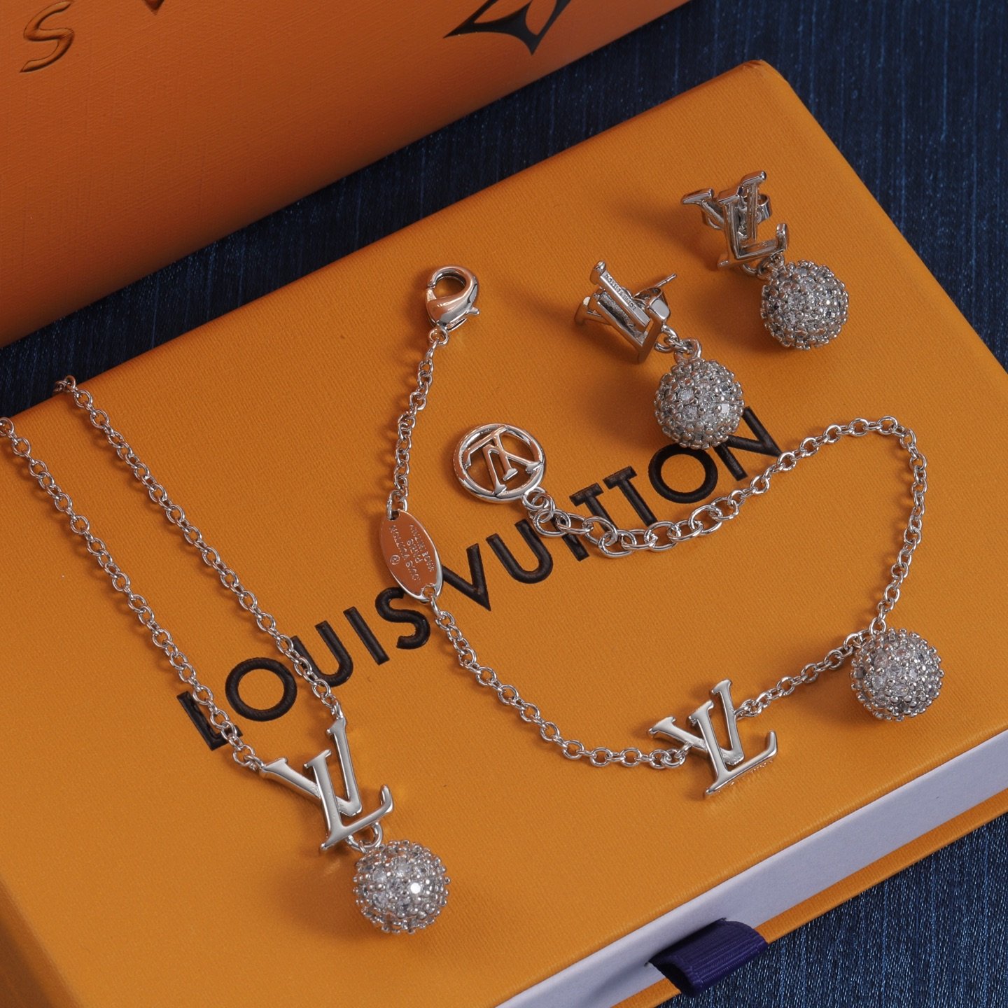LV