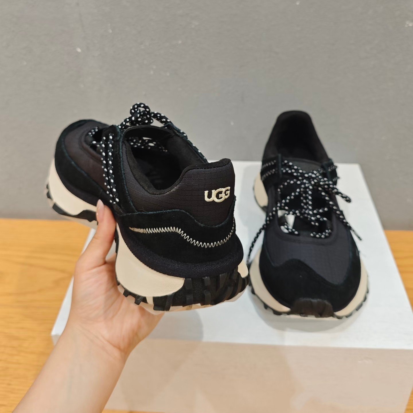 UGG