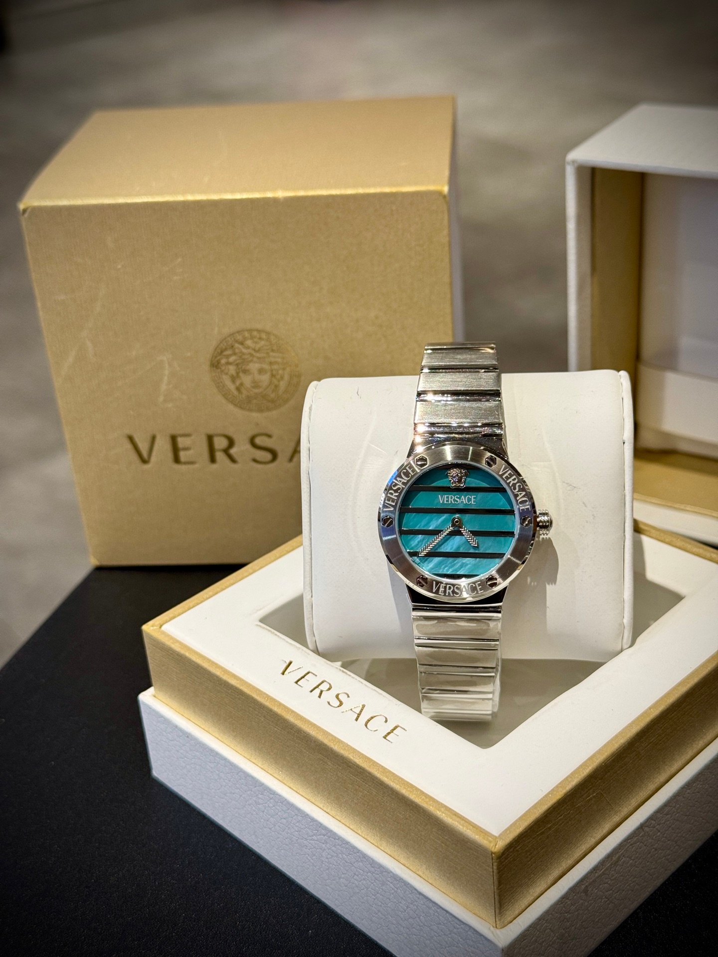 VERSACE