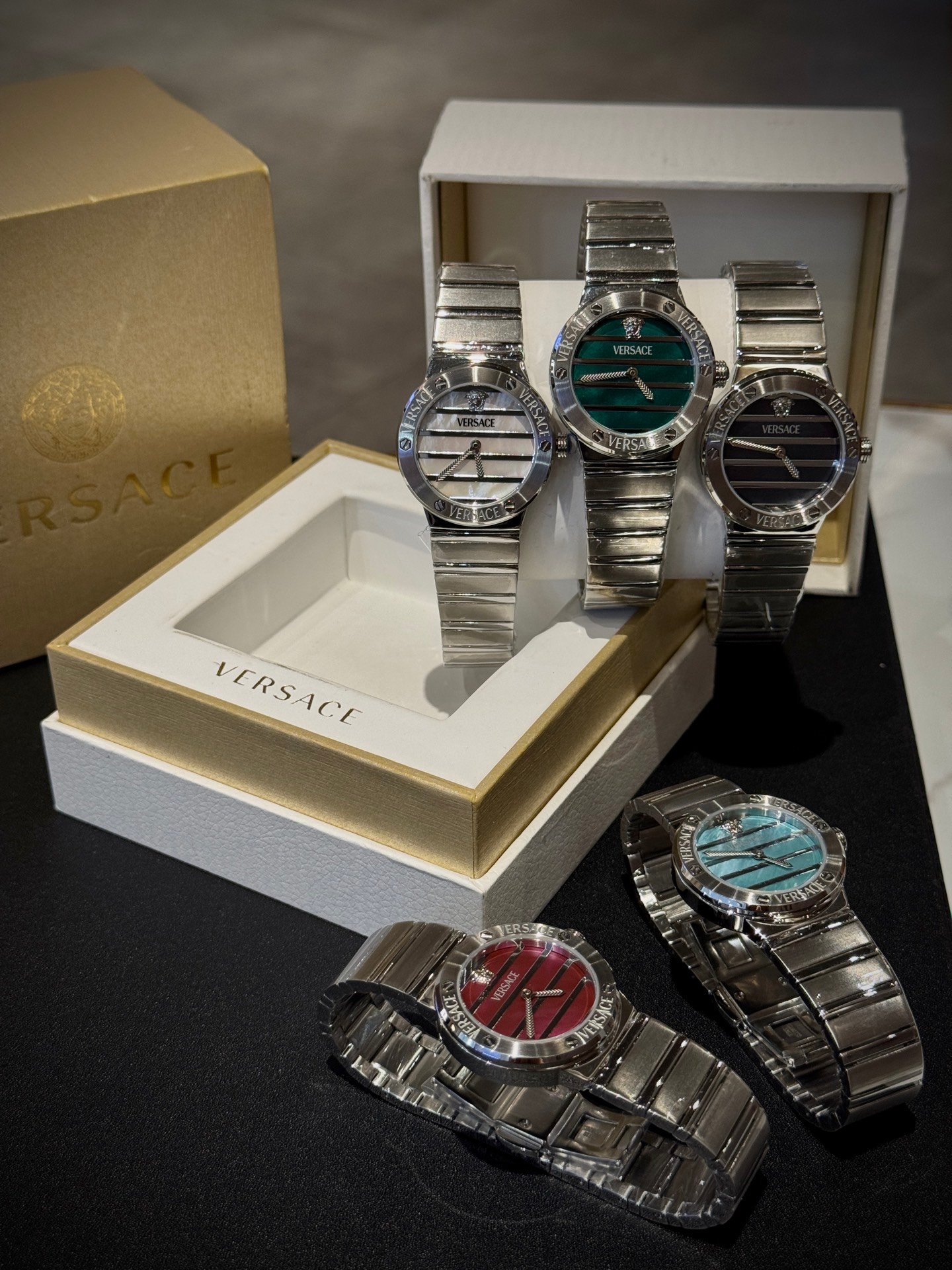VERSACE