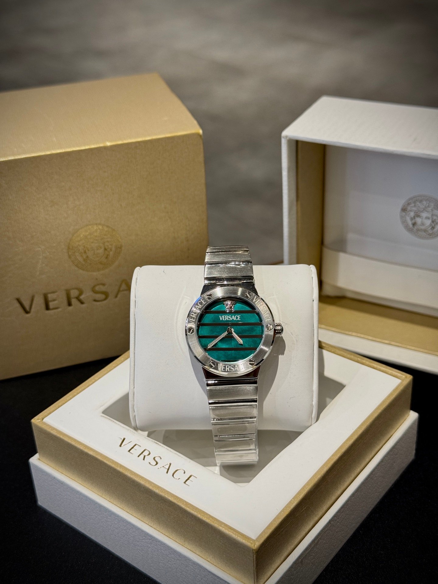 VERSACE