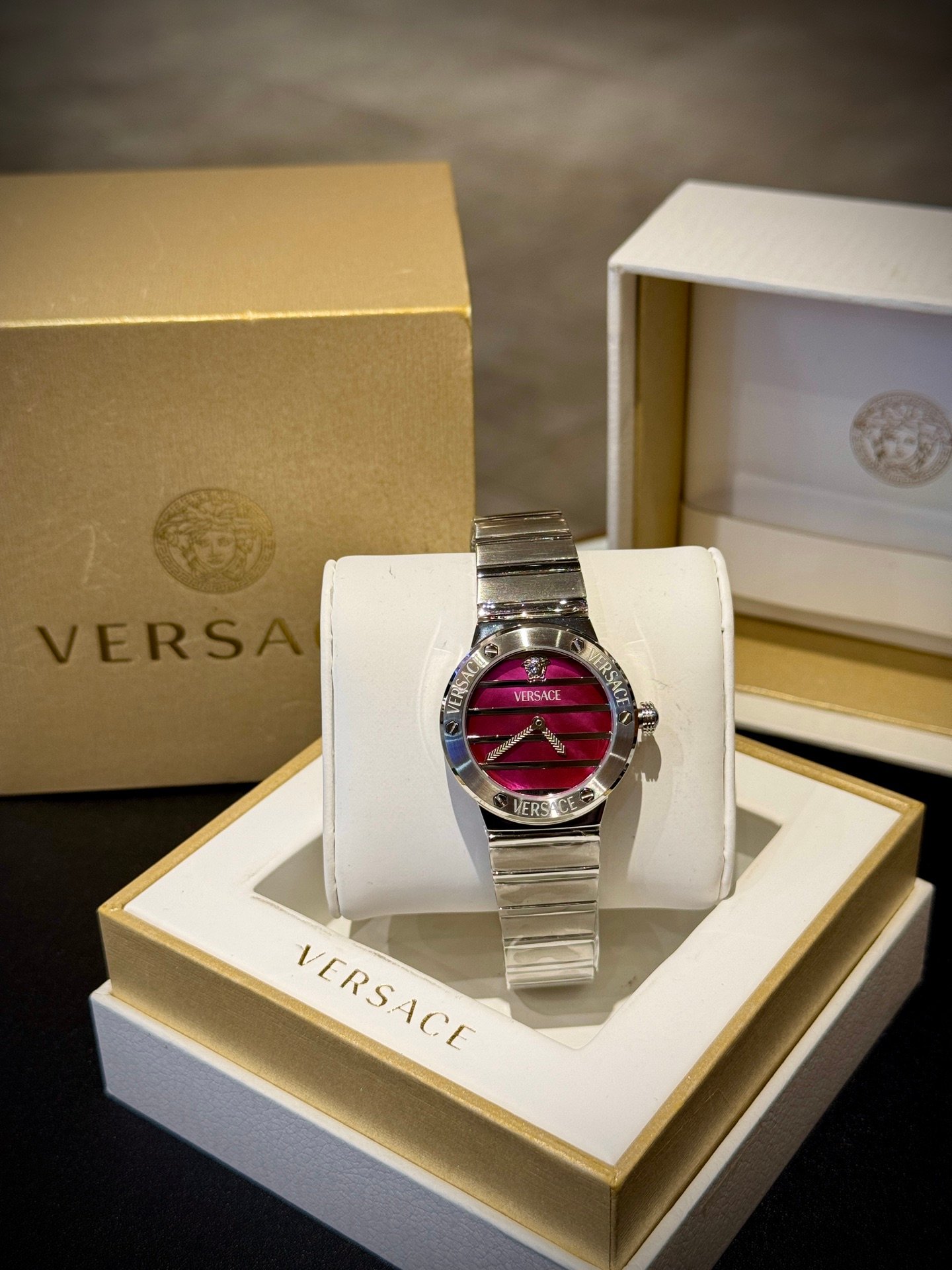 VERSACE