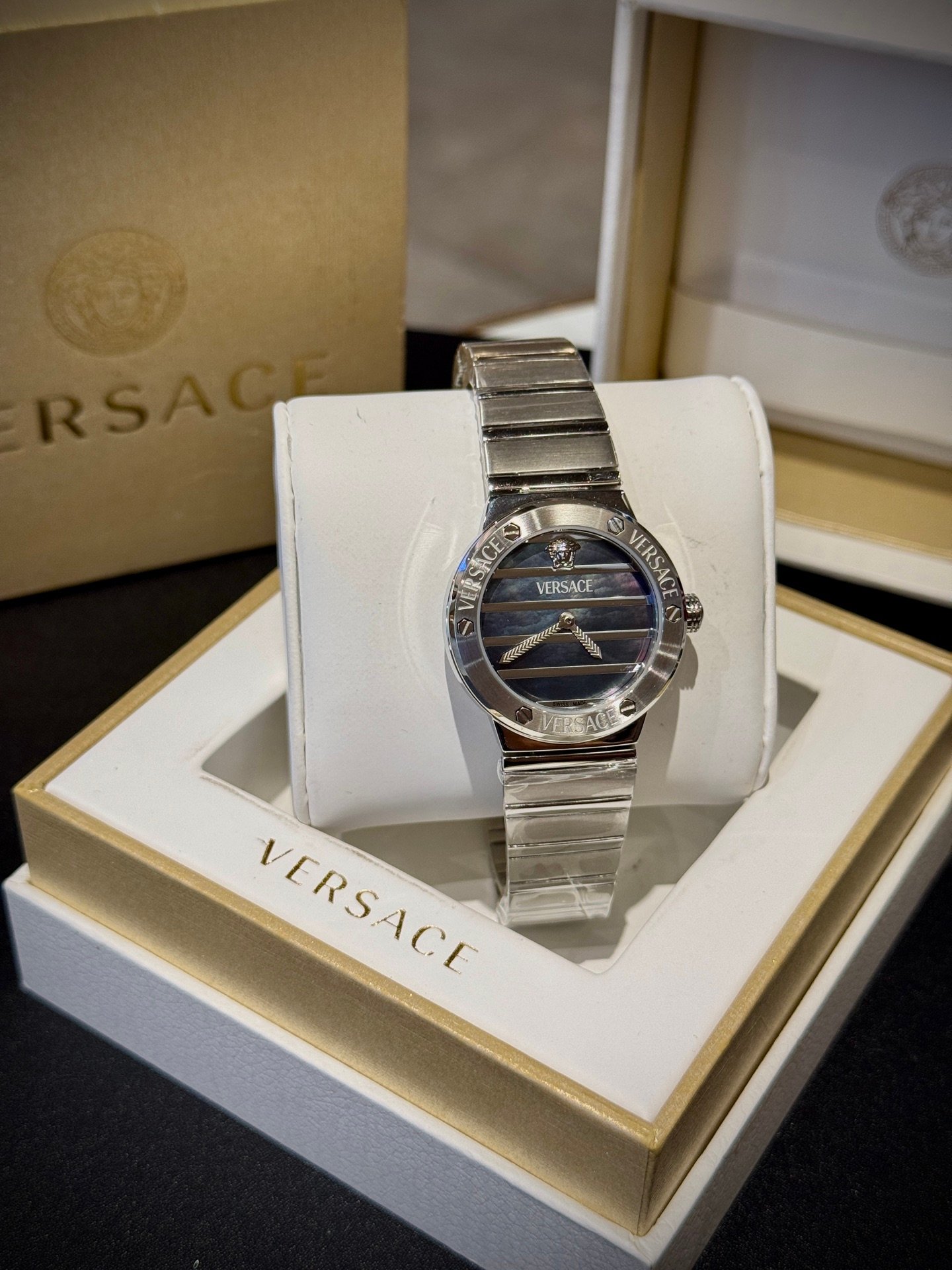 VERSACE