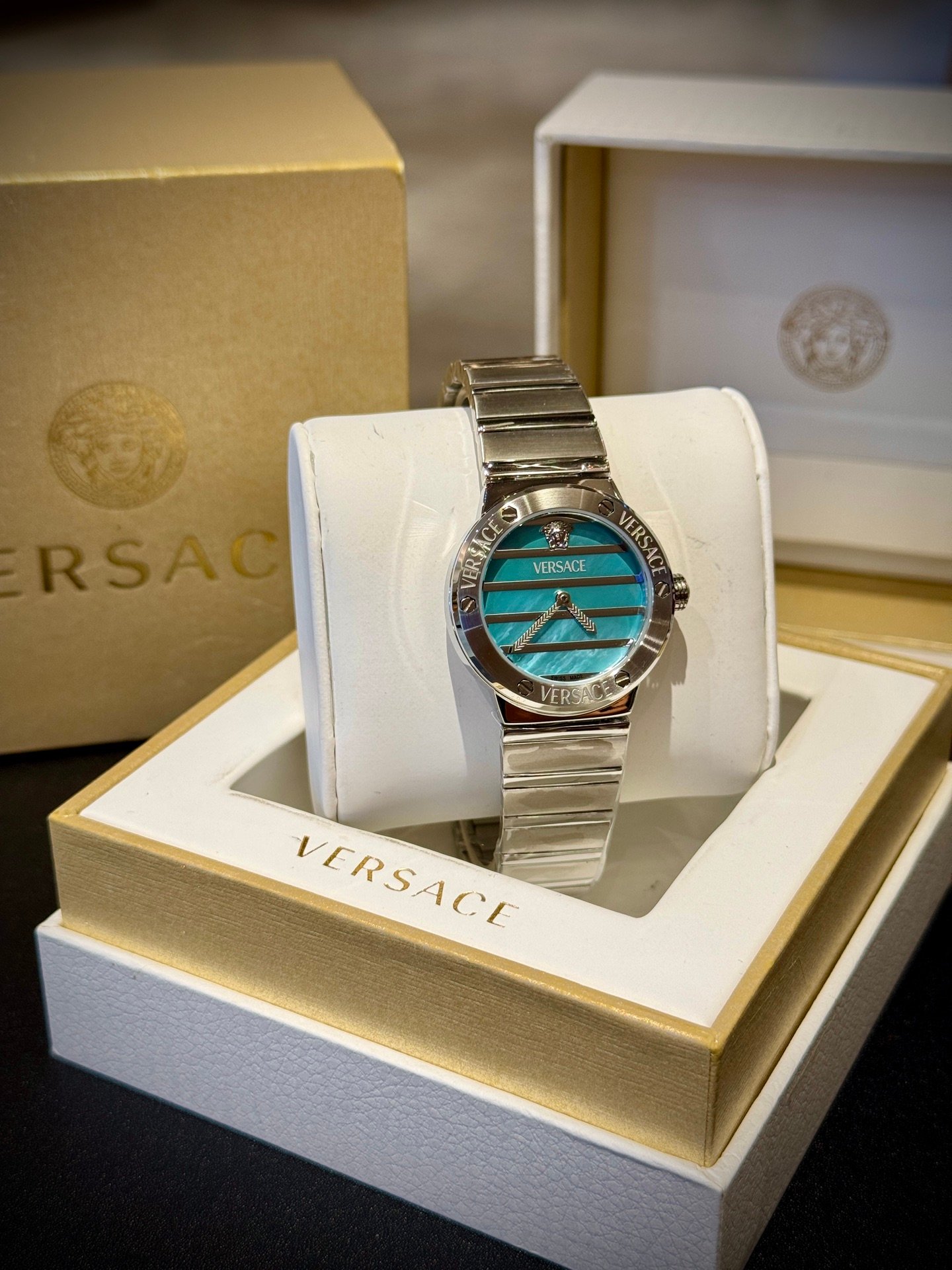 VERSACE