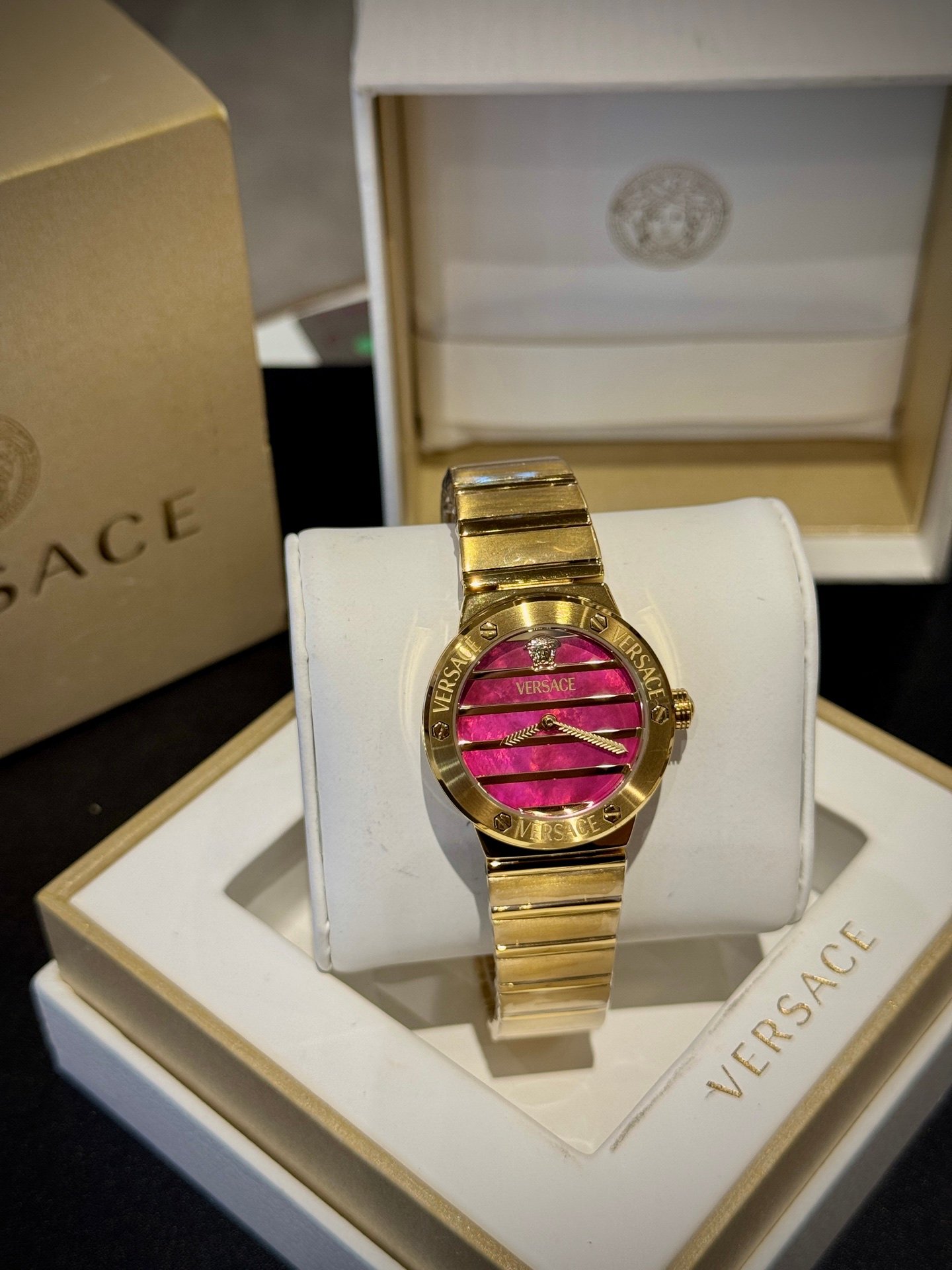 VERSACE