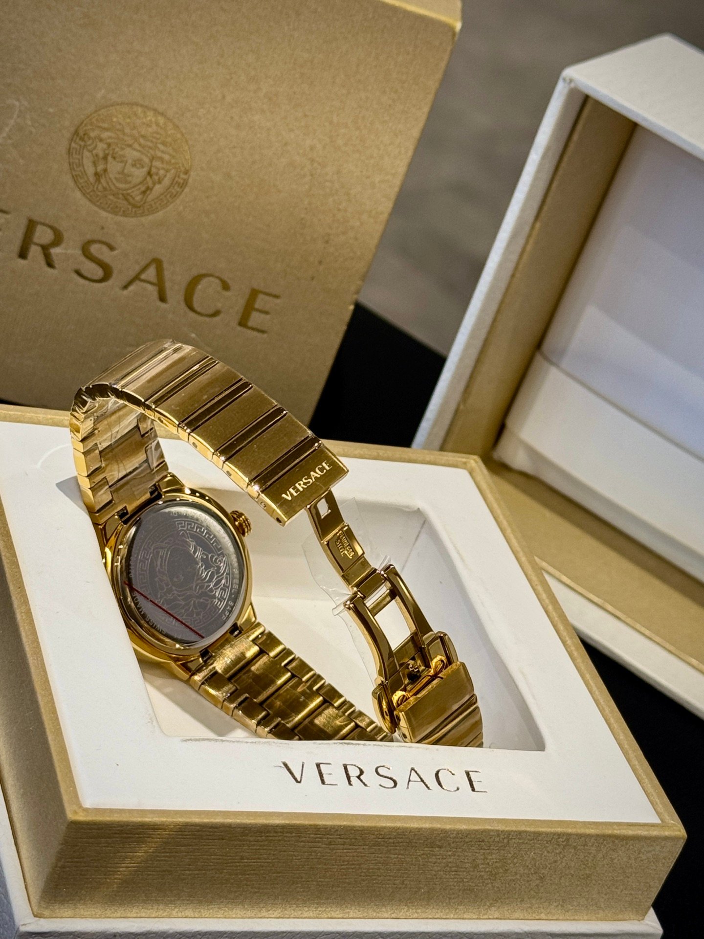 VERSACE