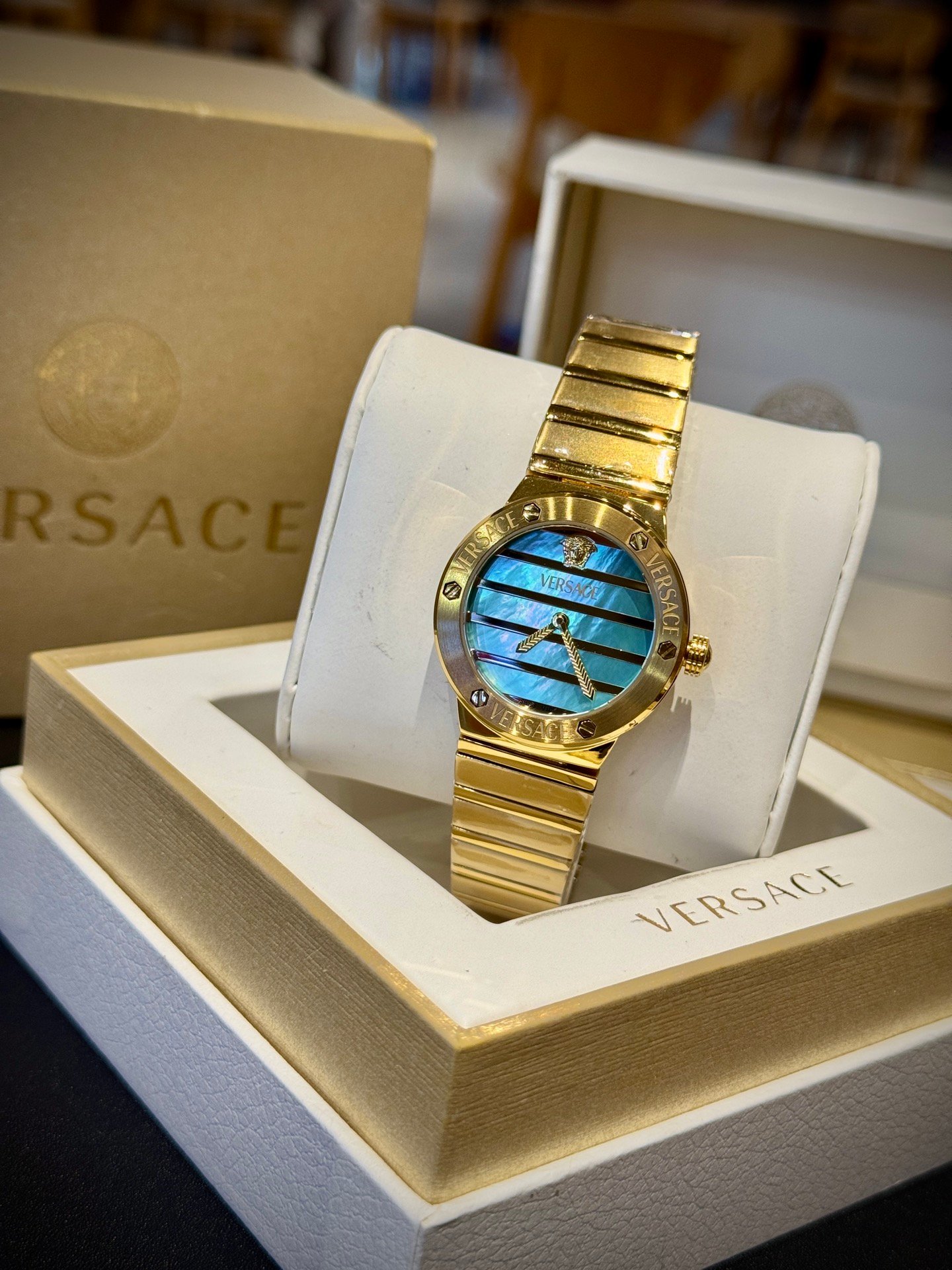 VERSACE