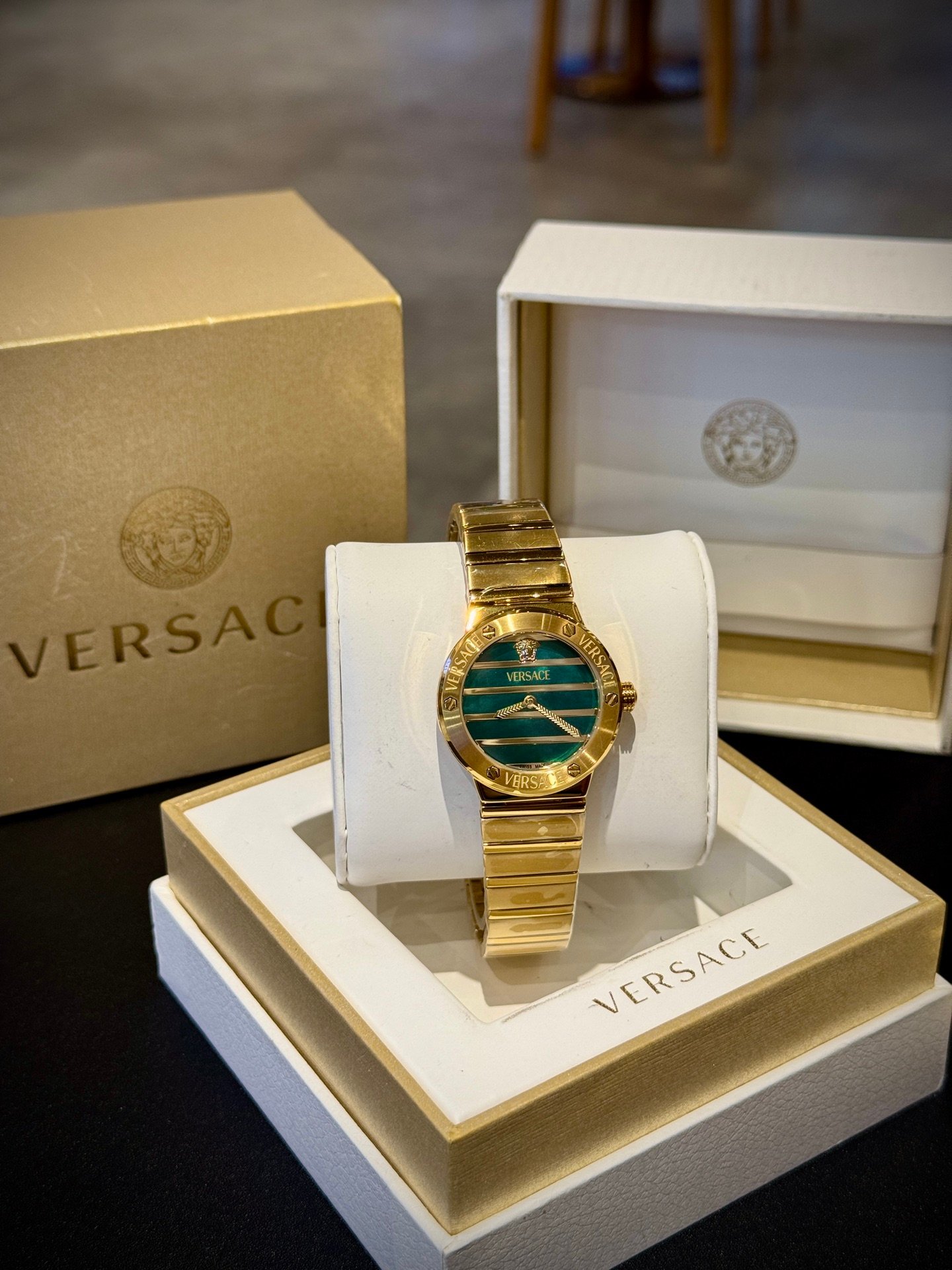 VERSACE