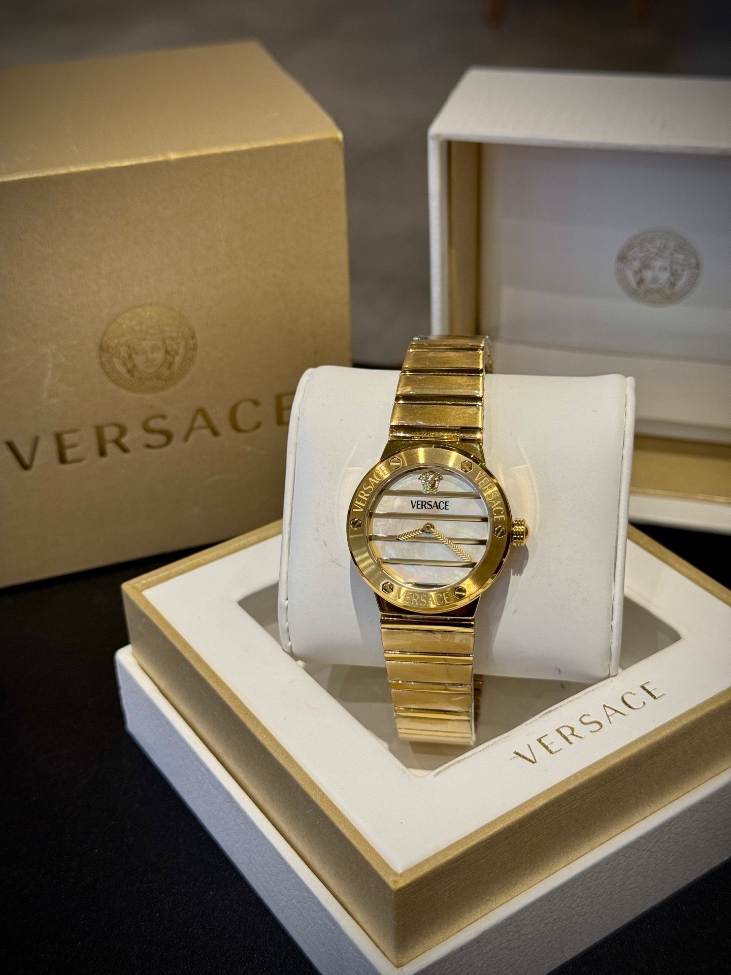 VERSACE