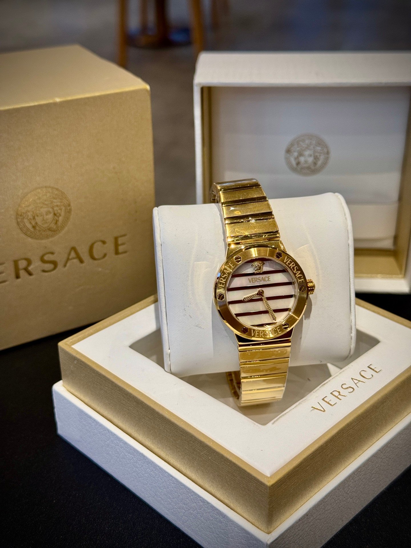 VERSACE