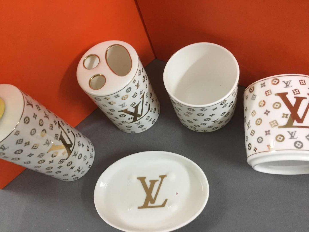 LV