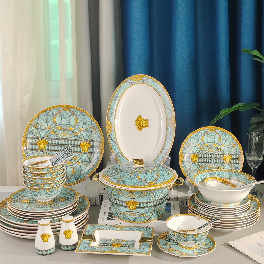 VERSACE