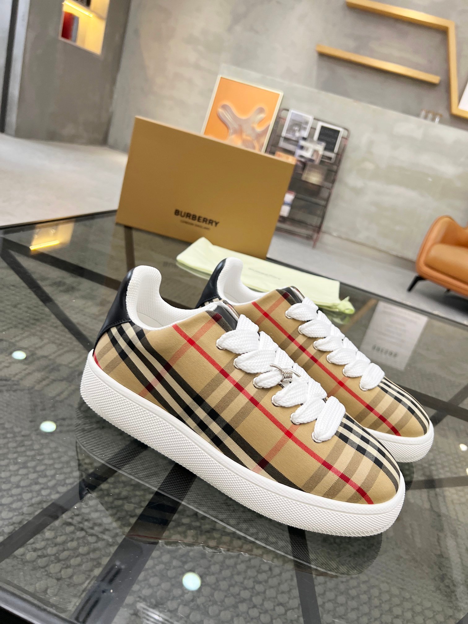 BURBERRY