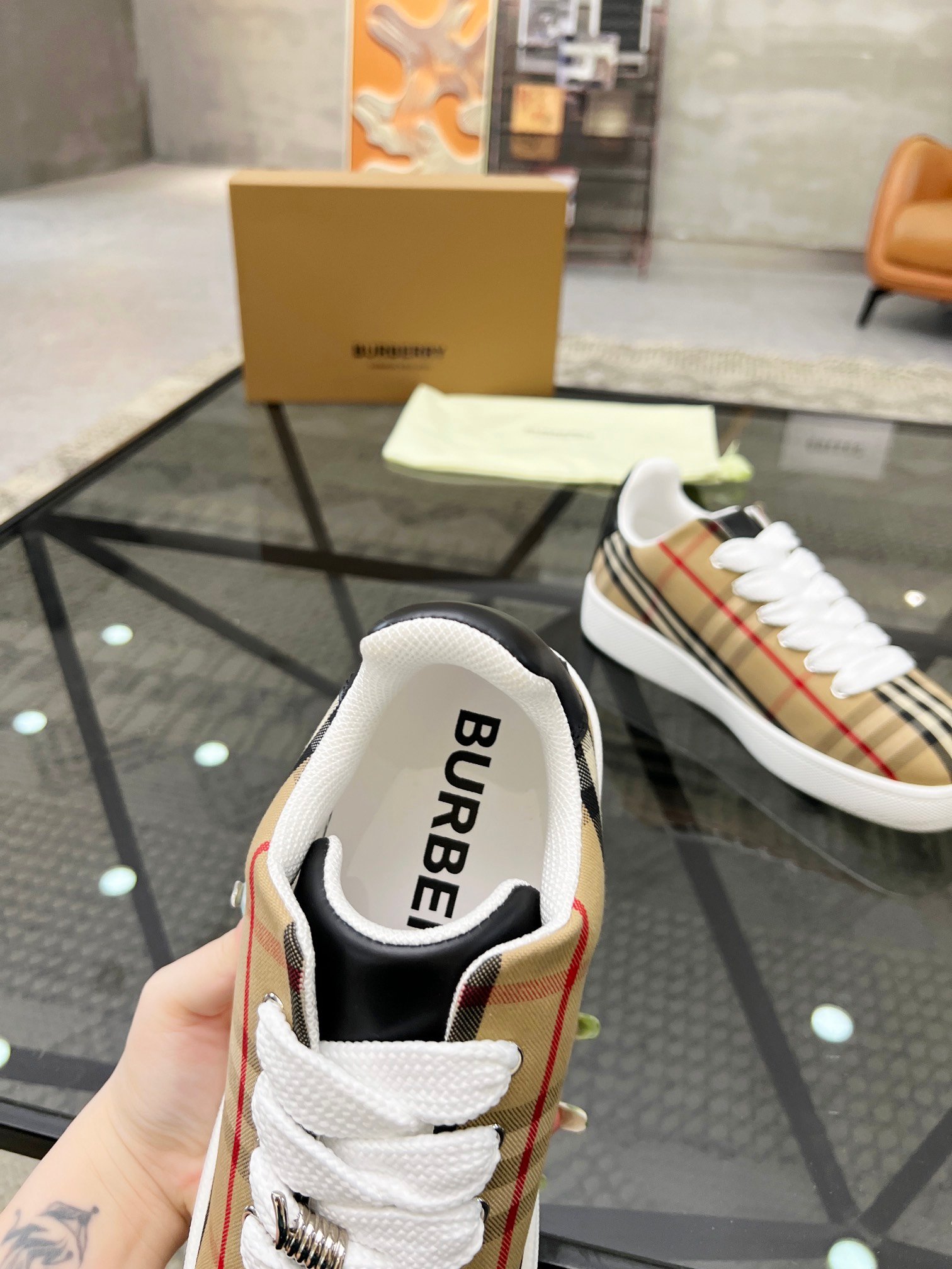 BURBERRY
