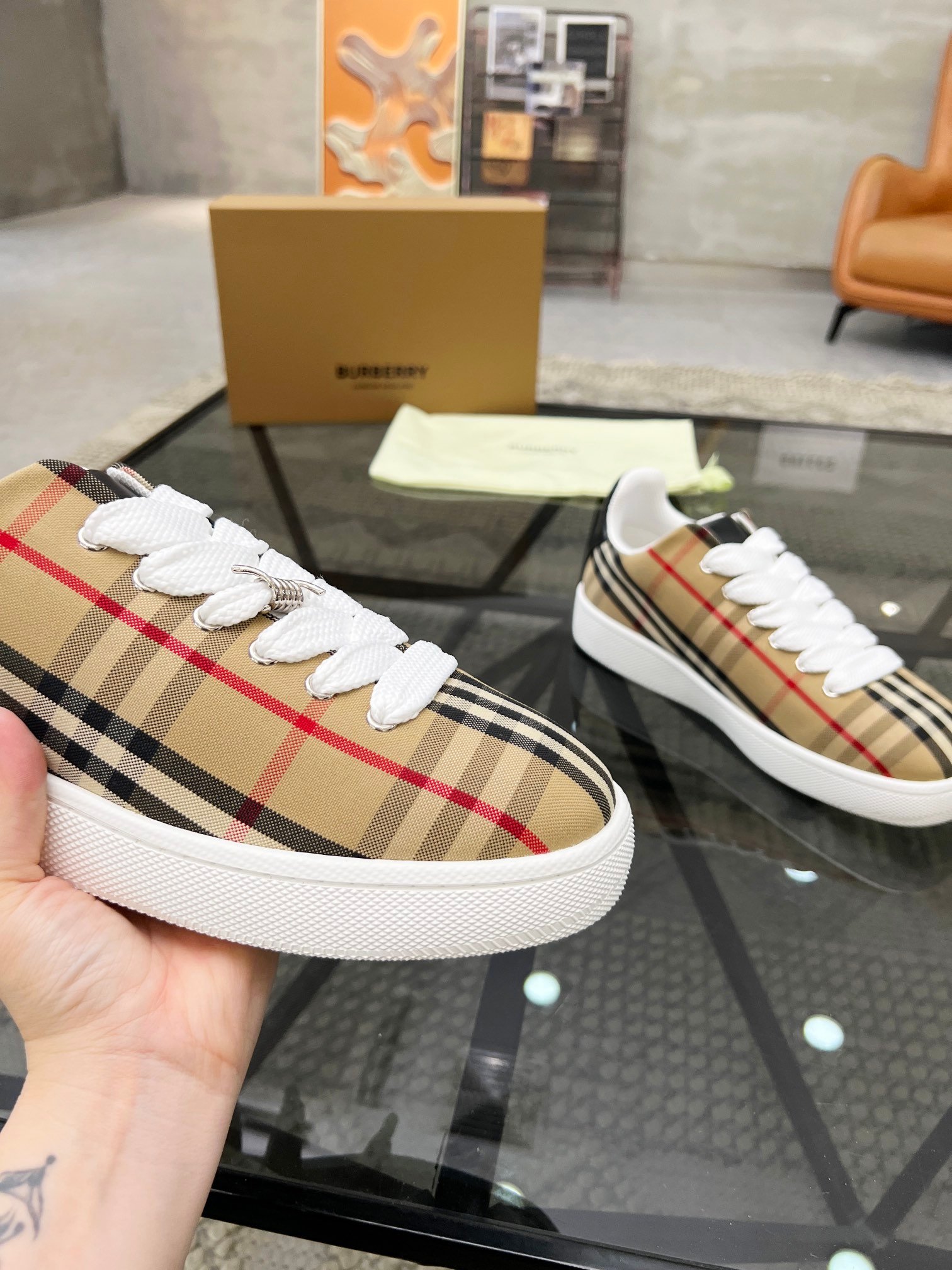 BURBERRY
