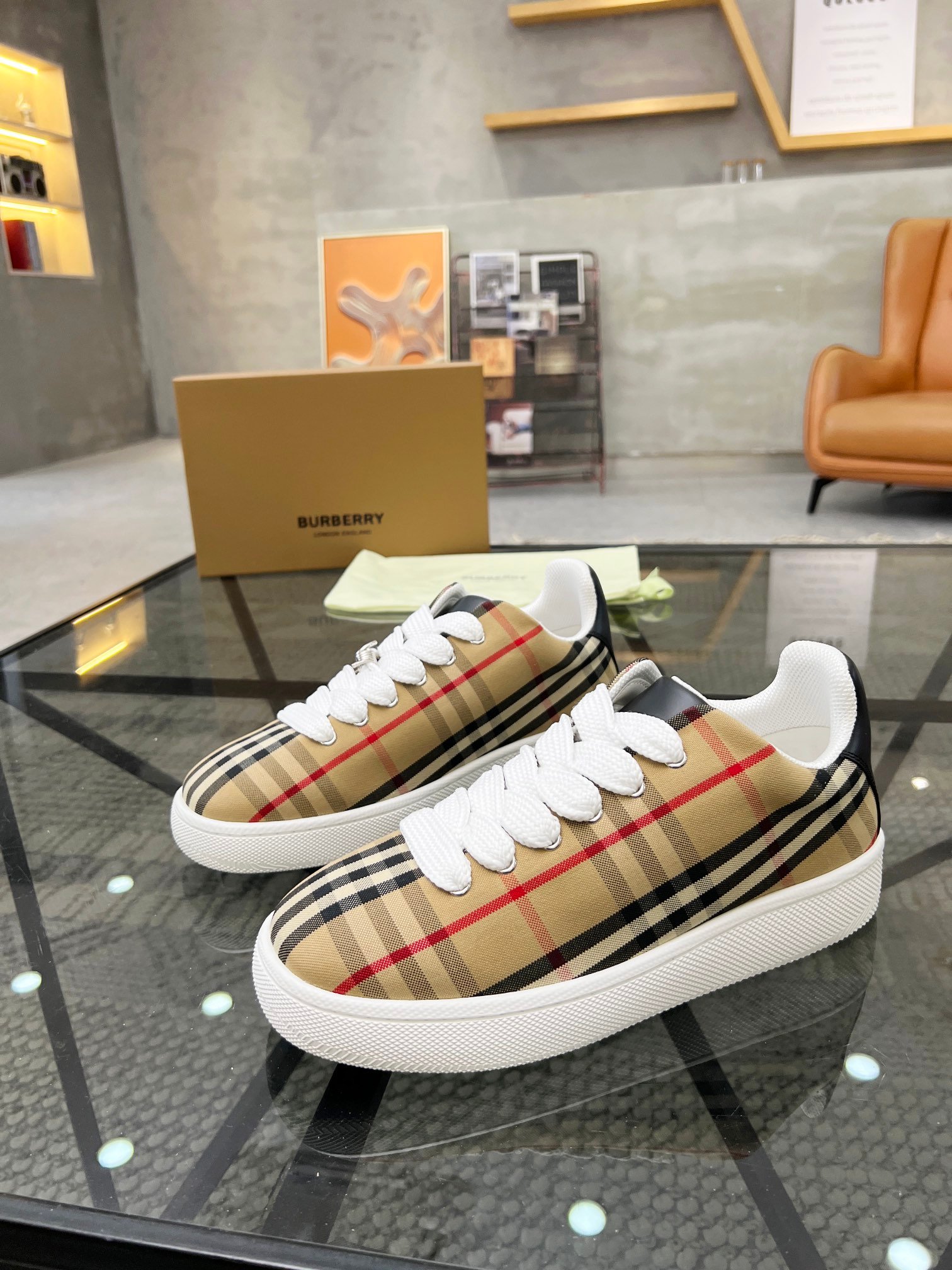 BURBERRY